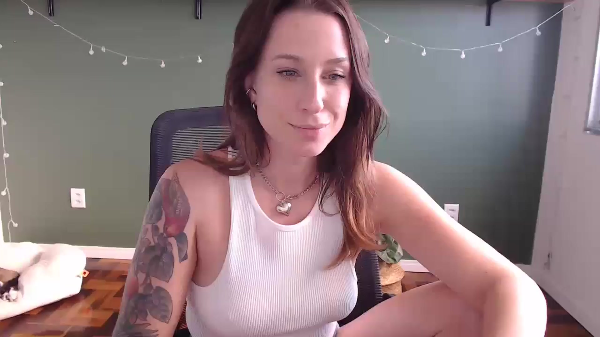 Gallery image thumbnail from Demmetria's myfreecams stream on, 06/03/2024, 20:04 image 18 of 20