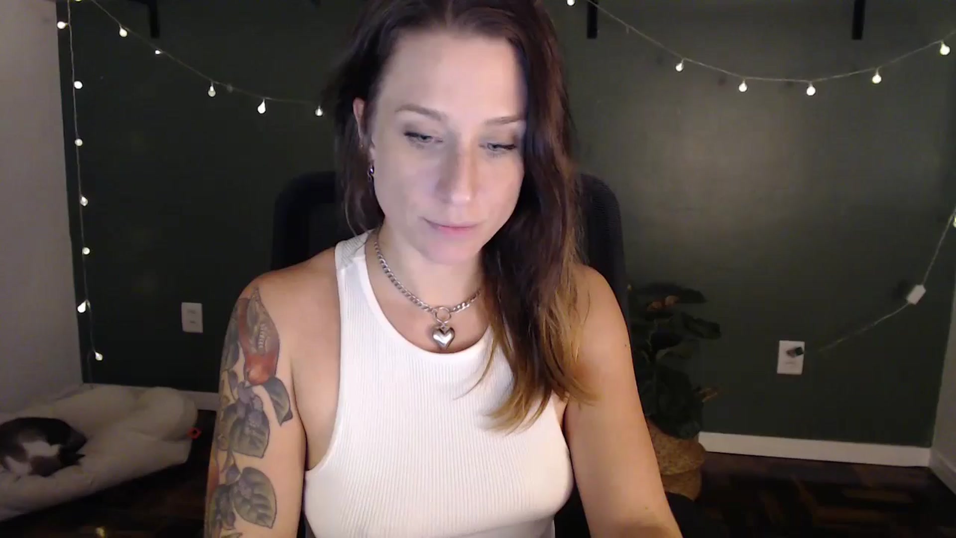 Gallery image thumbnail from Demmetria's myfreecams stream on, 06/03/2024, 21:36 image 1 of 20