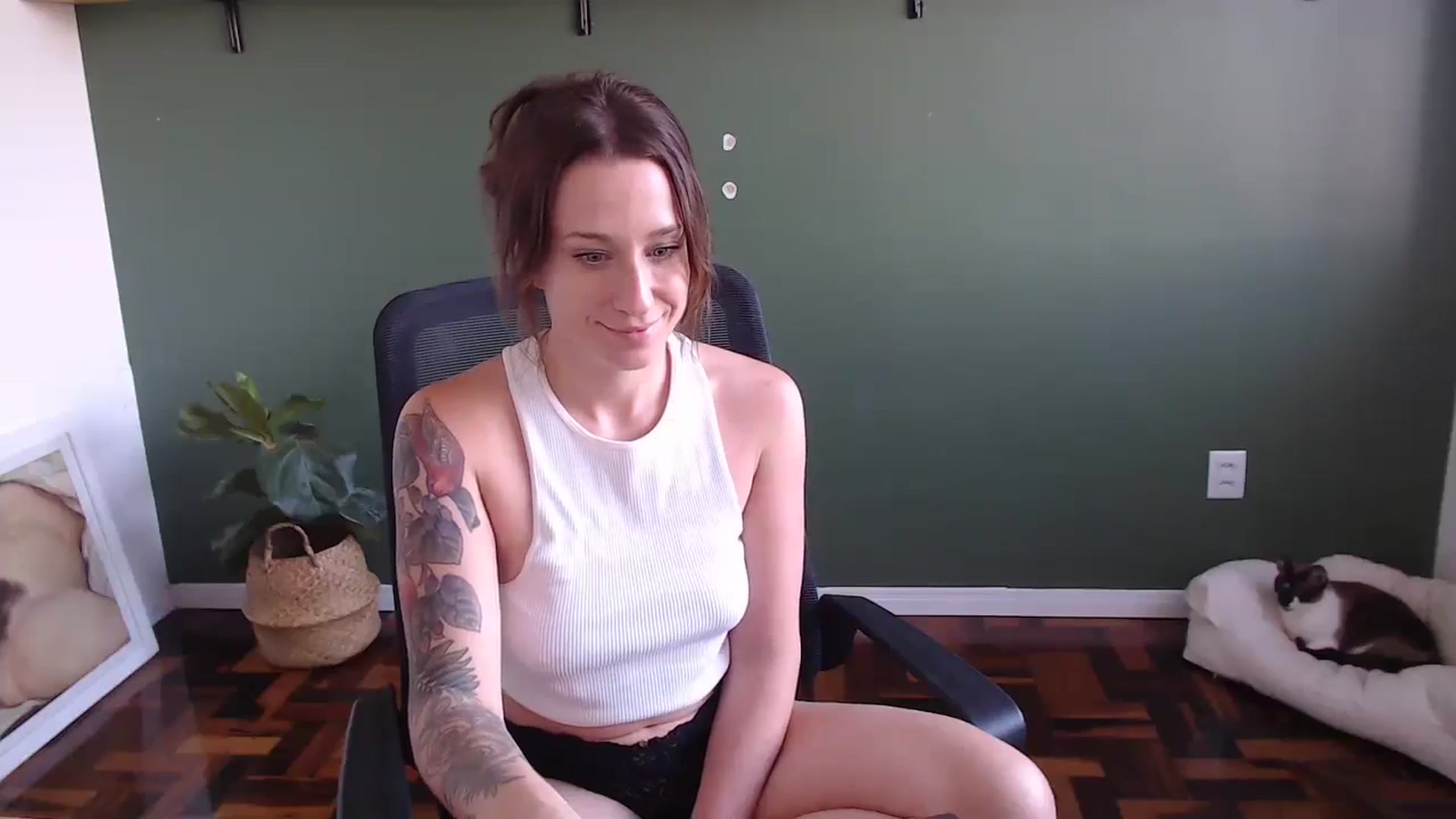 Gallery image thumbnail from Demmetria's myfreecams stream on, 06/12/2024, 20:26 image 2 of 20
