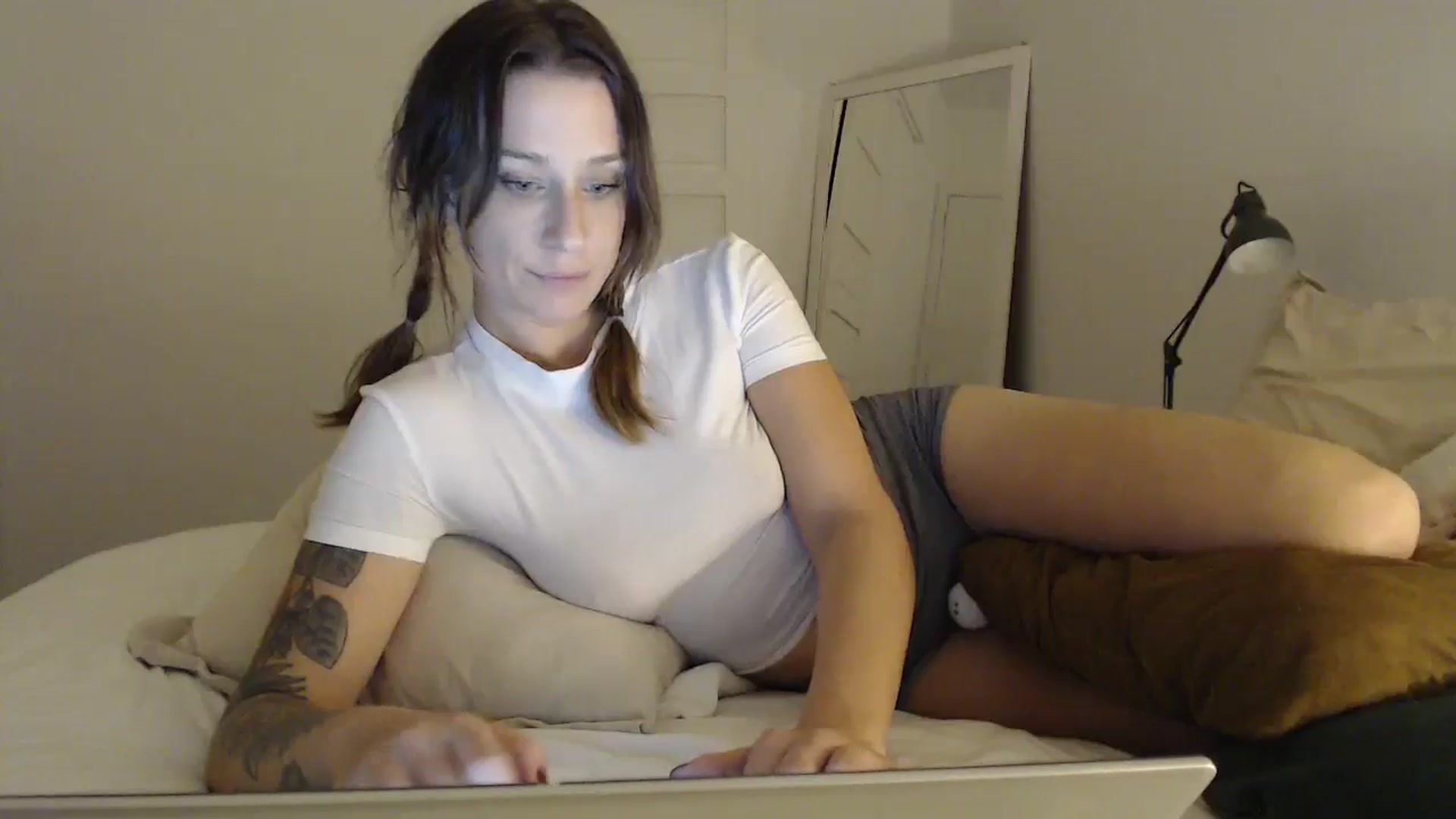 Gallery image thumbnail from Demmetria's myfreecams stream on, 06/13/2024, 21:07 image 19 of 20