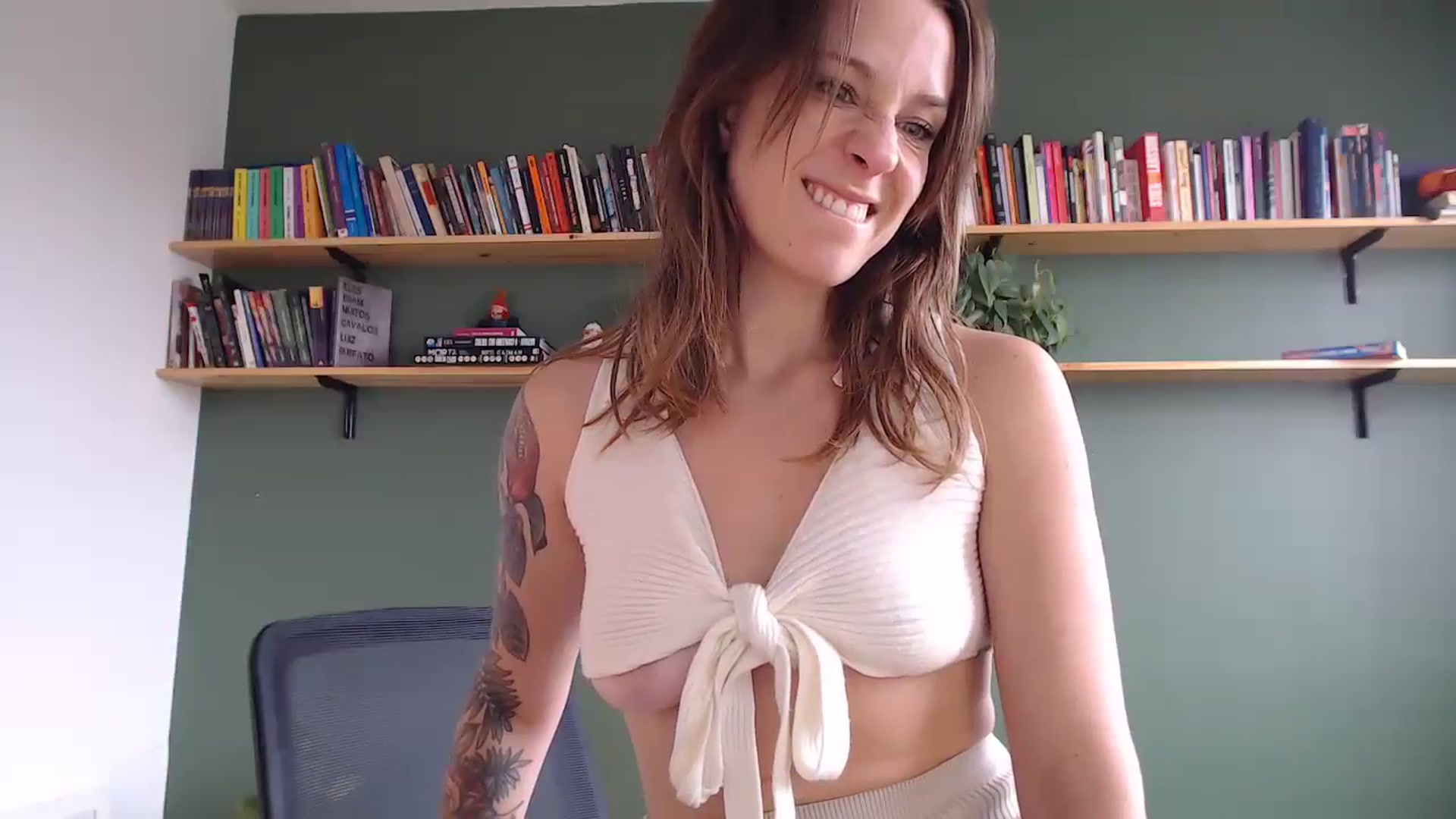 Gallery image thumbnail from Demmetria's myfreecams stream on, 06/17/2024, 17:24 image 6 of 20
