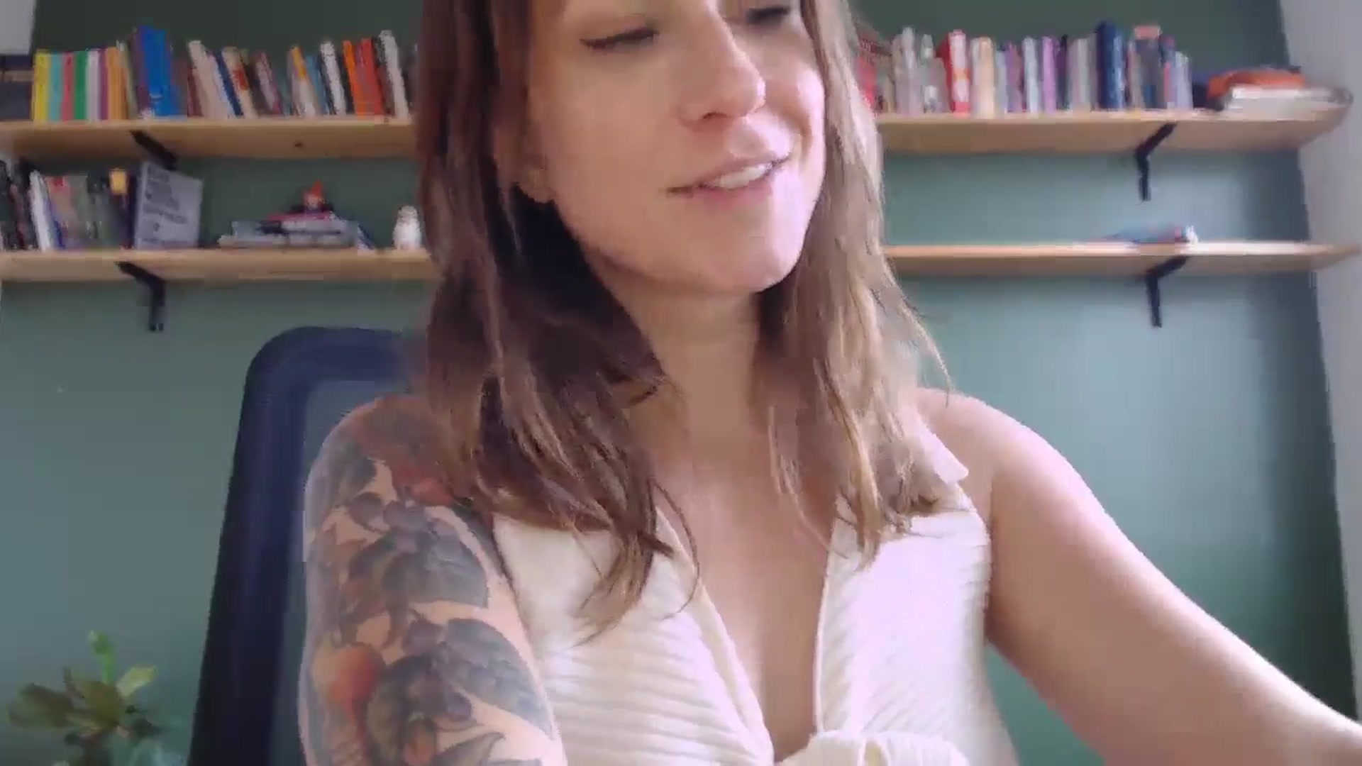 Gallery image thumbnail from Demmetria's myfreecams stream on, 06/17/2024, 20:00 image 6 of 20