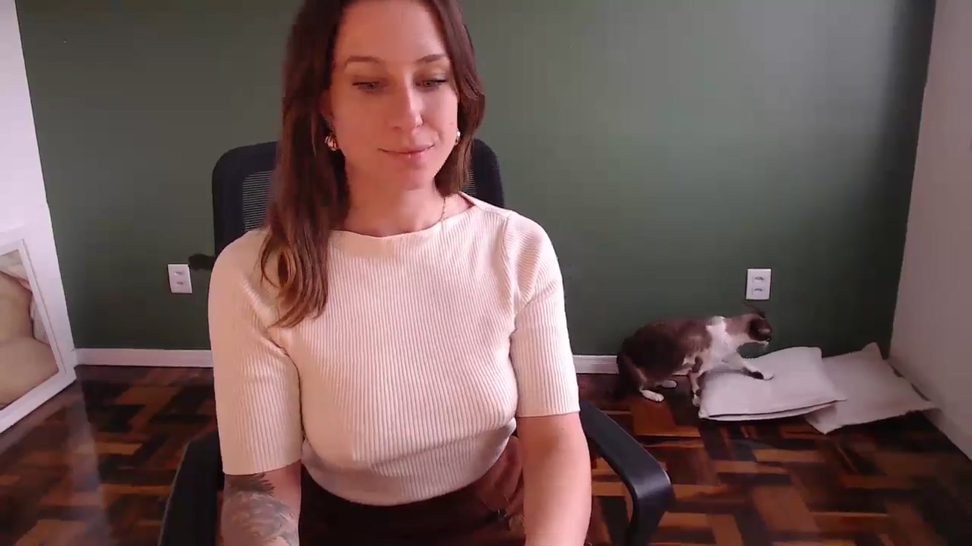 Gallery image thumbnail from Demmetria's myfreecams stream on, 06/24/2024, 17:11 image 3 of 20