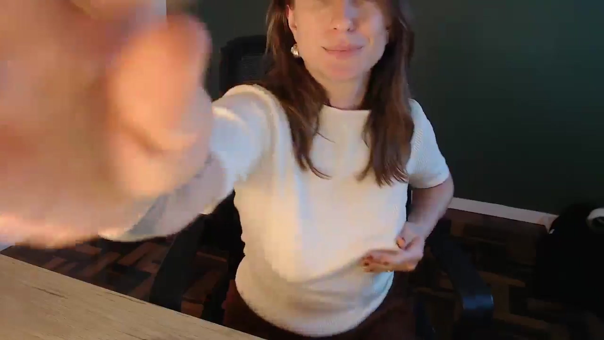 Gallery image thumbnail from Demmetria's myfreecams stream on, 06/24/2024, 21:04 image 13 of 20