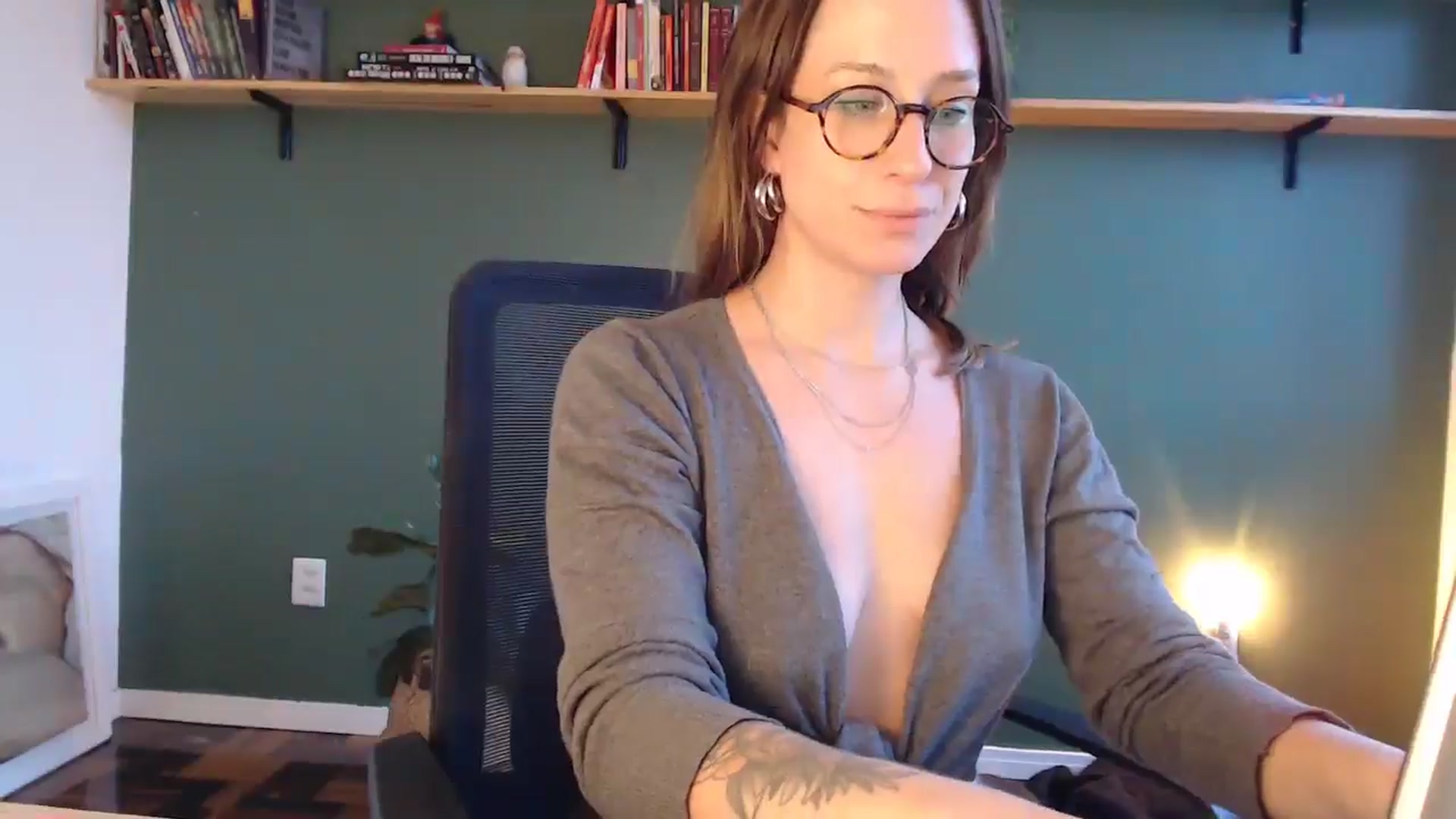 Gallery image thumbnail from Demmetria's myfreecams stream on, 06/26/2024, 20:08 image 12 of 20
