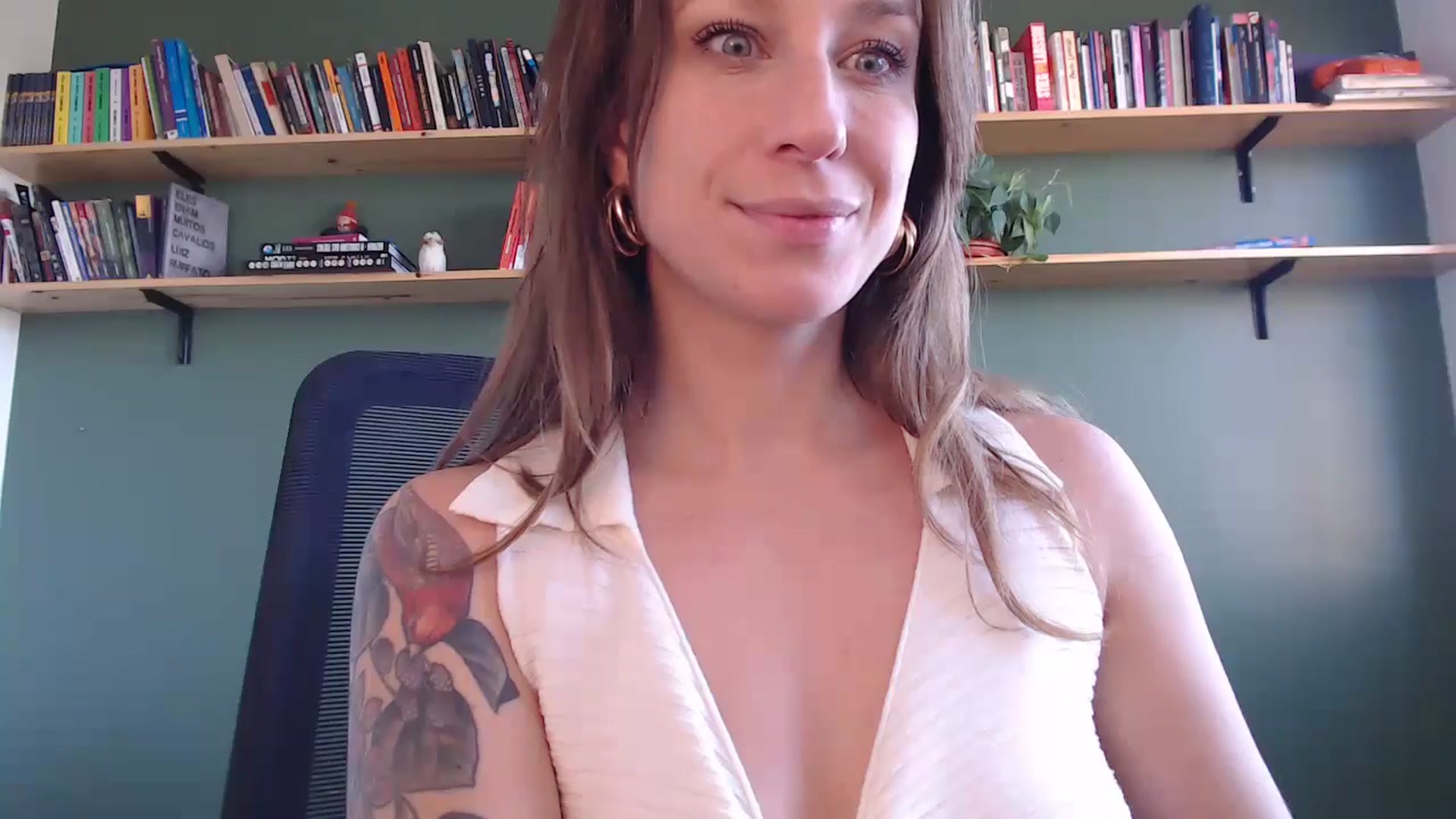 Gallery image thumbnail from Demmetria's myfreecams stream on, 06/27/2024, 18:01 image 8 of 20