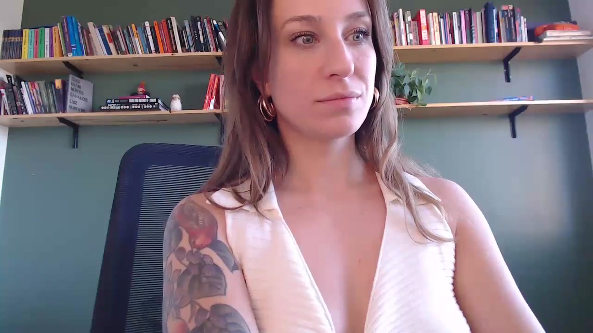 Gallery image thumbnail from Demmetria's myfreecams stream on, 06/27/2024, 18:01 image 7 of 20
