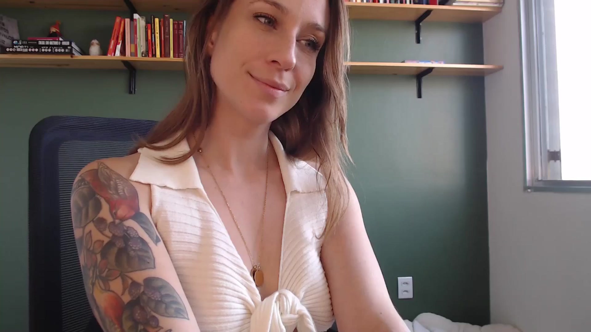Gallery image thumbnail from Demmetria's myfreecams stream on, 08/01/2024, 17:55 image 8 of 20