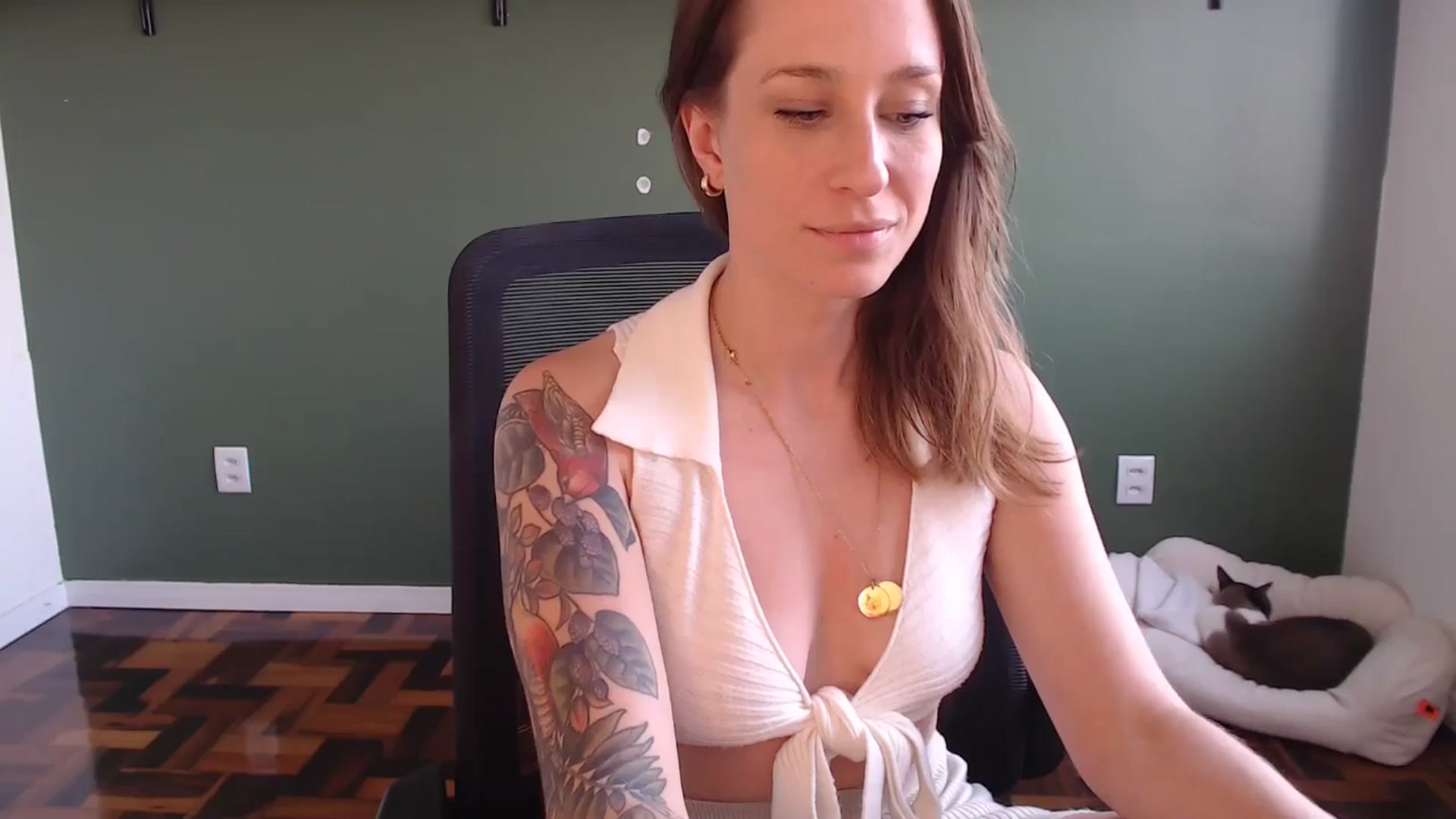 Gallery image thumbnail from Demmetria's myfreecams stream on, 08/01/2024, 20:03 image 4 of 20