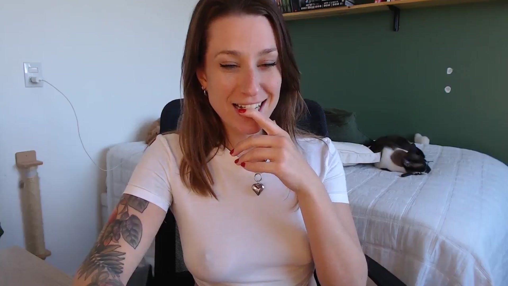 Gallery image thumbnail from Demmetria's myfreecams stream on, 08/12/2024, 18:17 image 14 of 20