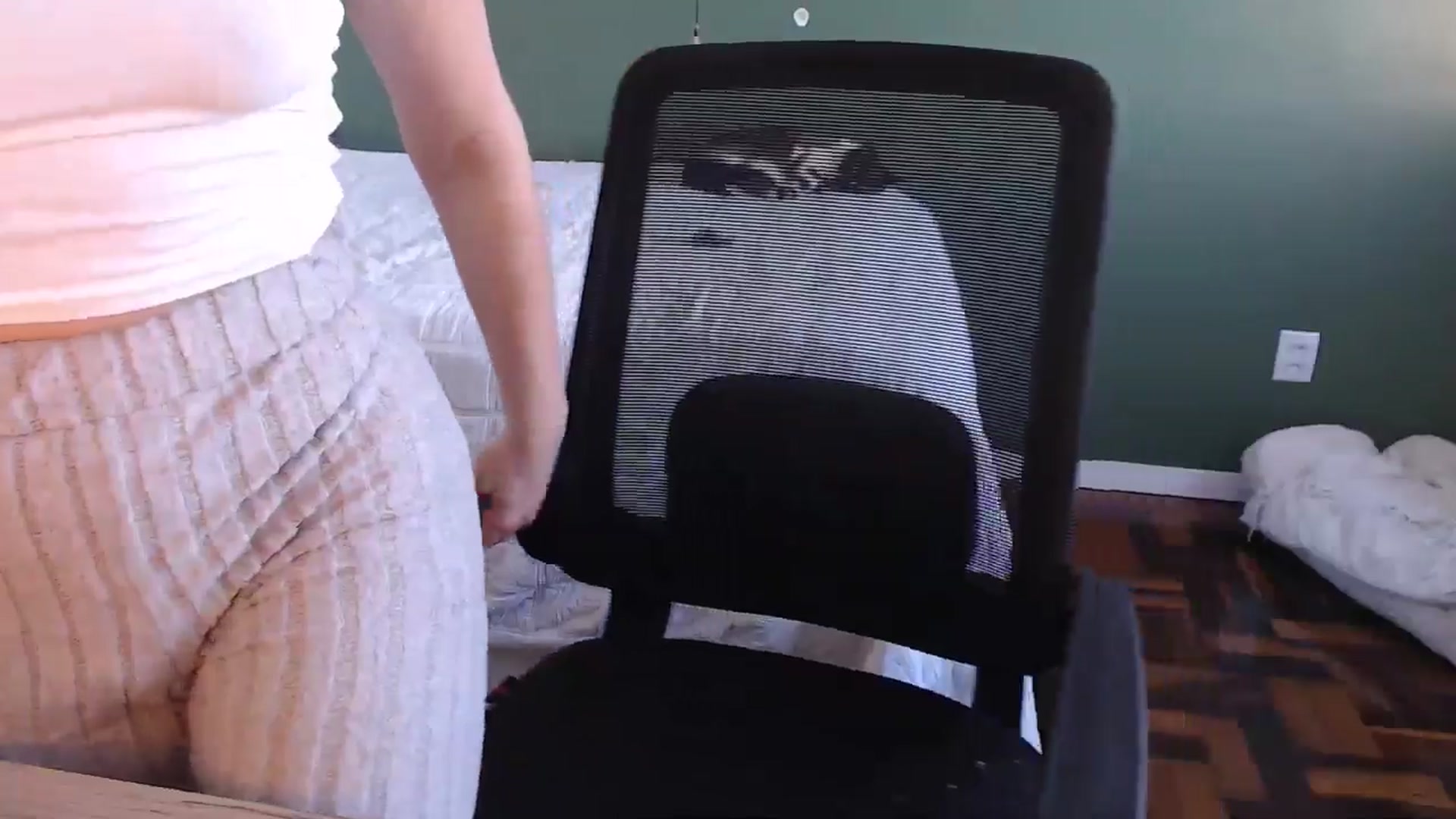 Gallery image thumbnail from Demmetria's myfreecams stream on, 08/13/2024, 14:43 image 10 of 20