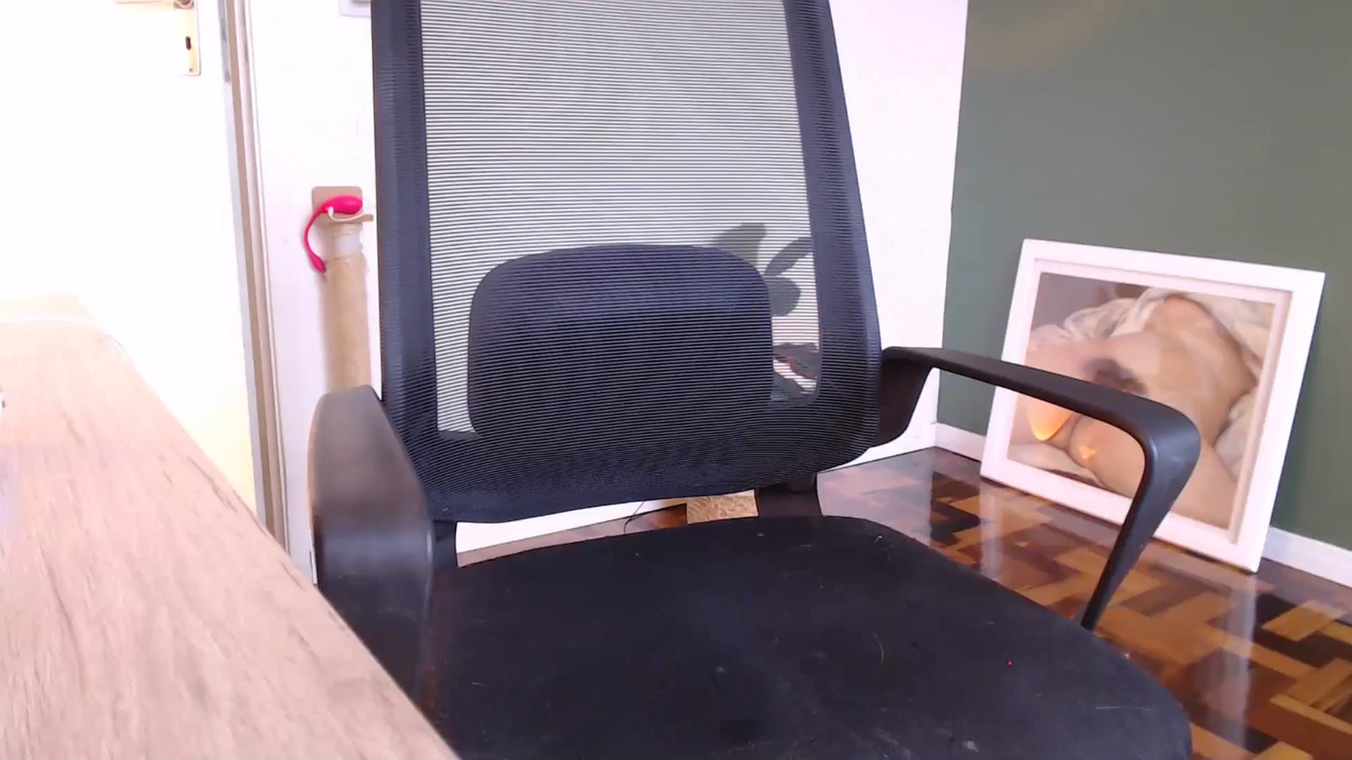 Gallery image thumbnail from Demmetria's myfreecams stream on, 08/23/2024, 15:47 image 8 of 20