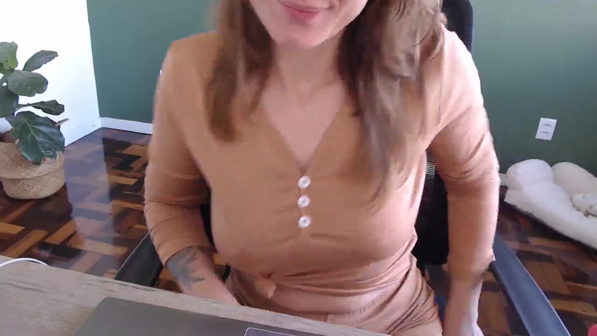 Gallery image thumbnail from Demmetria's myfreecams stream on, 08/26/2024, 19:02 image 18 of 20