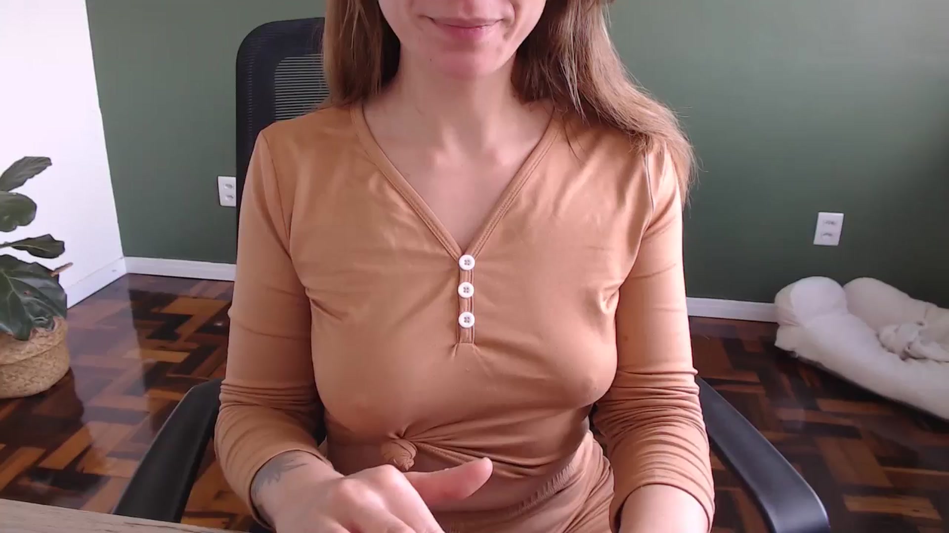 Gallery image thumbnail from Demmetria's myfreecams stream on, 08/26/2024, 19:18 image 1 of 20