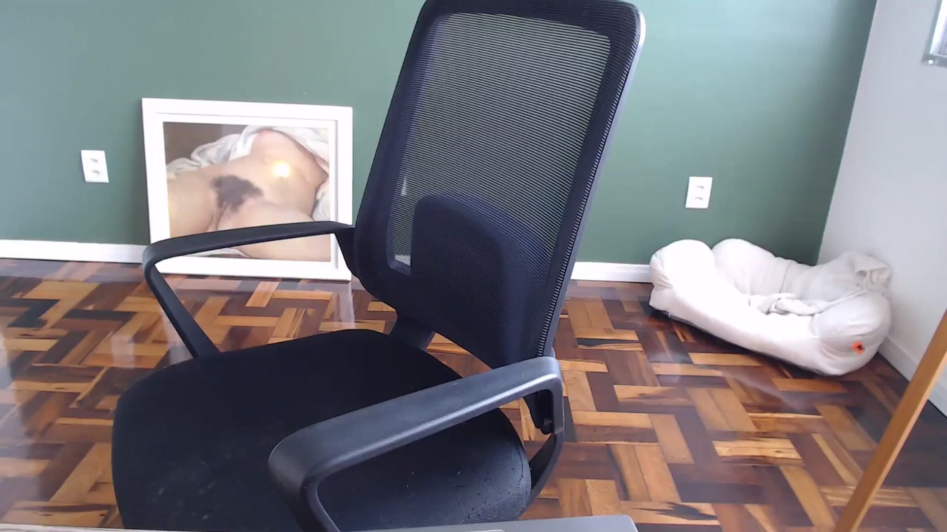 Gallery image thumbnail from Demmetria's myfreecams stream on, 08/28/2024, 14:58 image 14 of 20