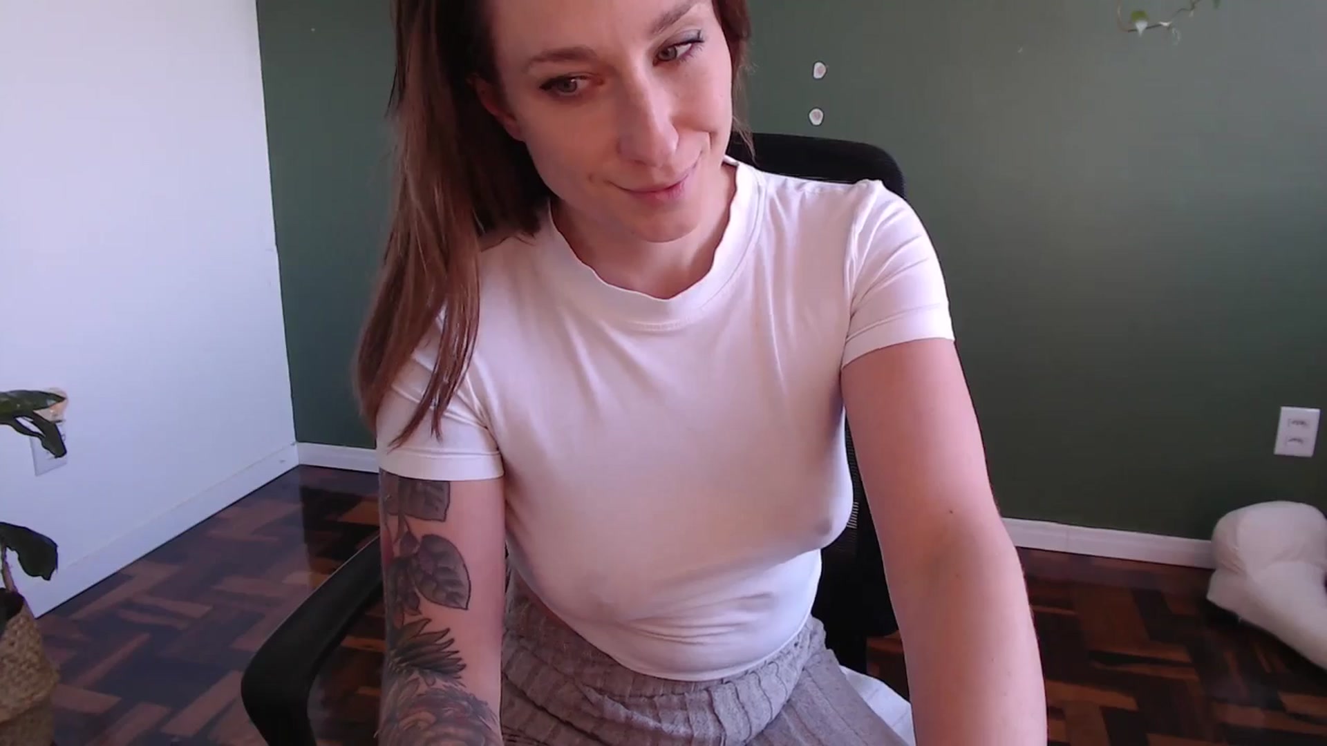Gallery image thumbnail from Demmetria's myfreecams stream on, 09/06/2024, 18:26 image 15 of 20