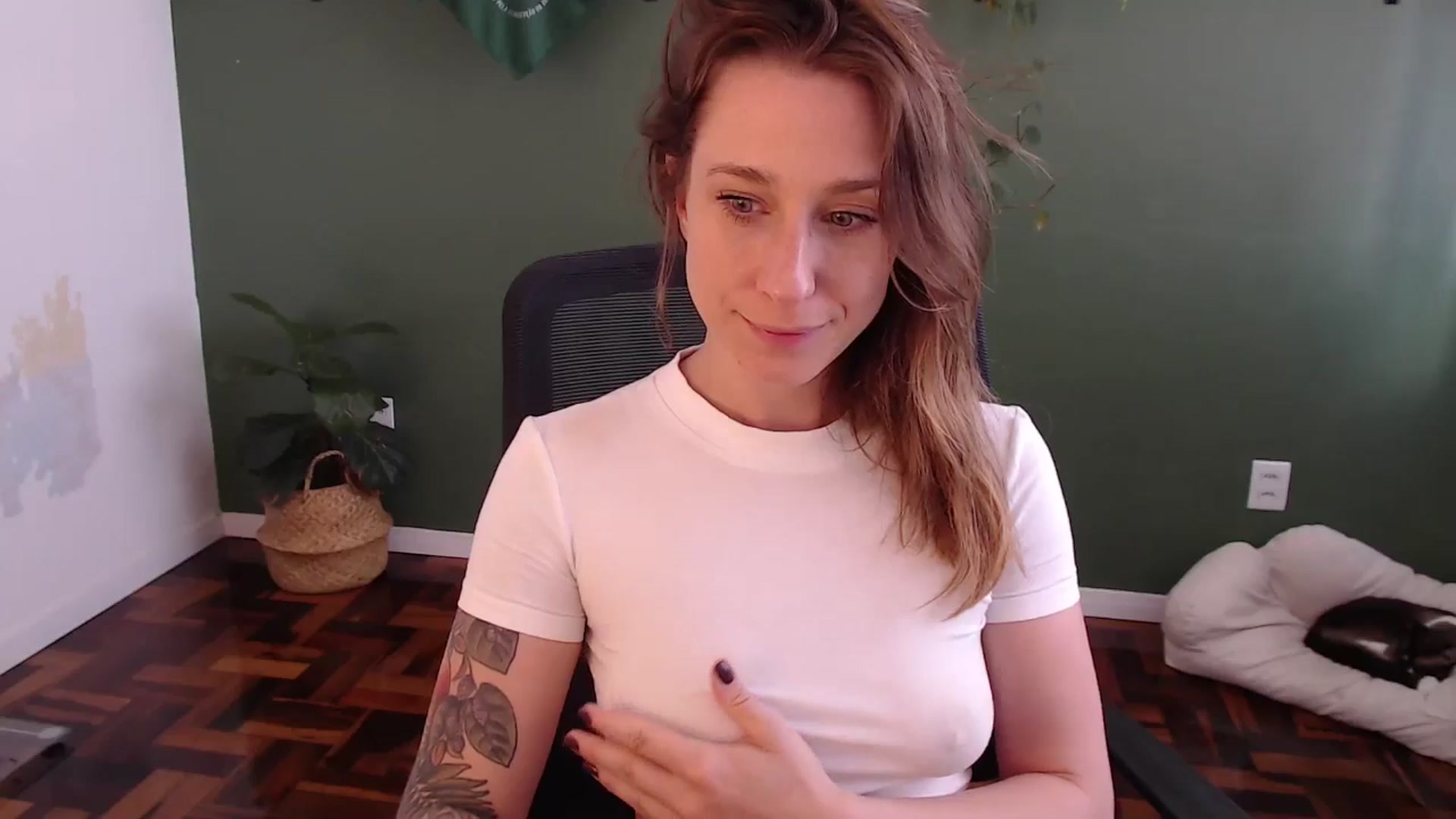 Gallery image thumbnail from Demmetria's myfreecams stream on, 10/30/2024, 18:20 image 9 of 20