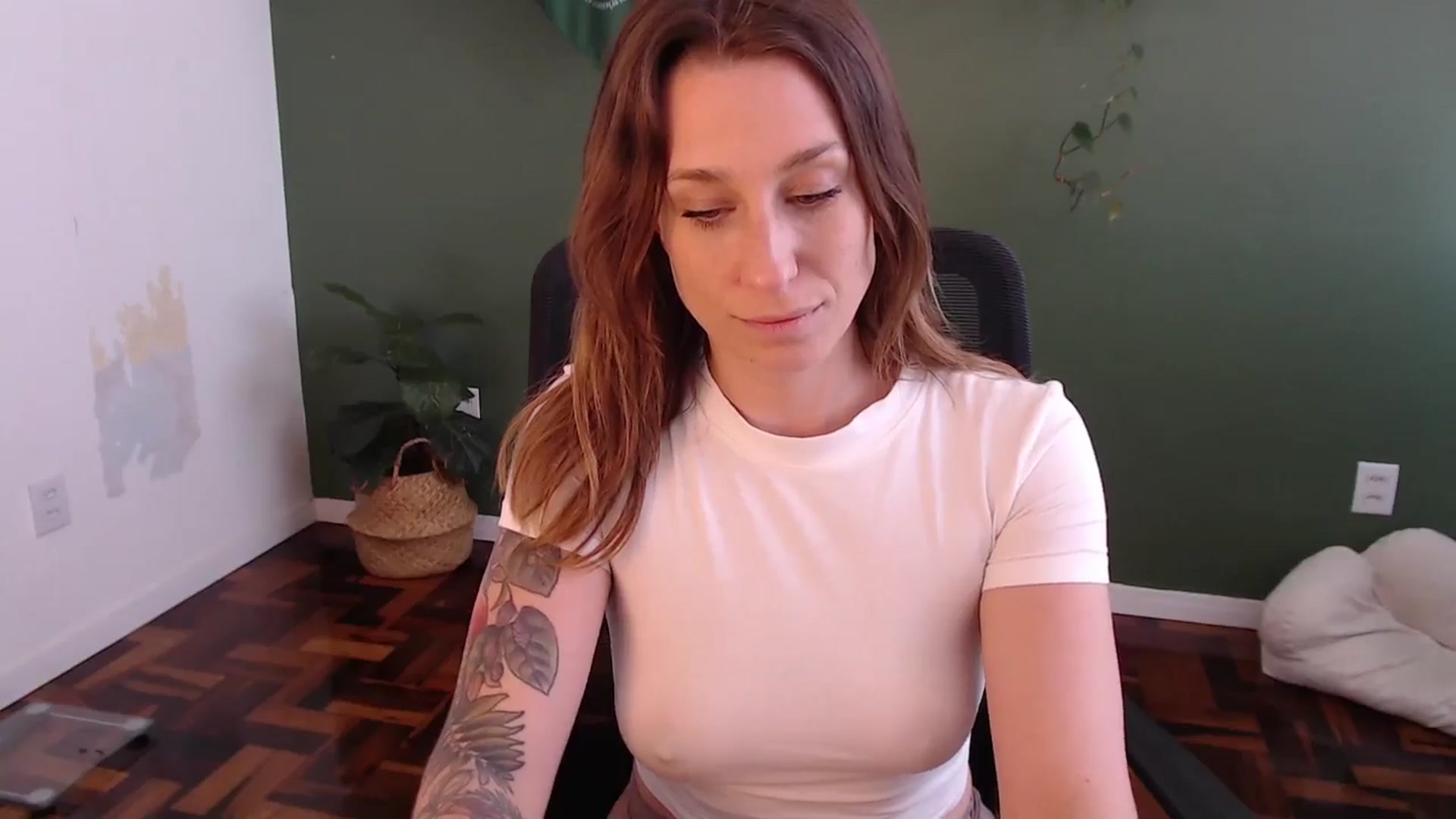 Gallery image thumbnail from Demmetria's myfreecams stream on, 10/30/2024, 19:56 image 6 of 20