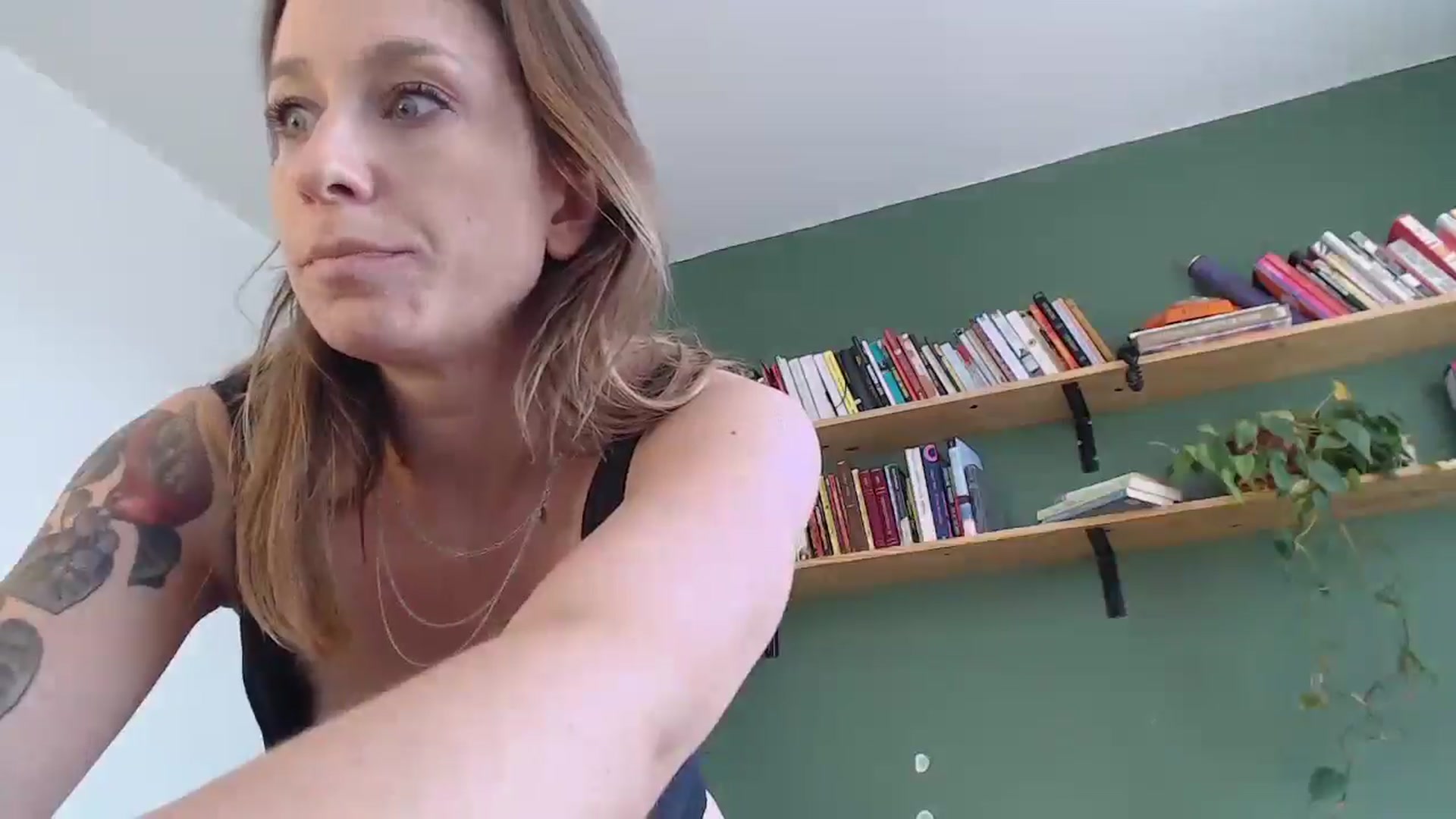 Gallery image thumbnail from Demmetria's myfreecams stream on, 11/25/2024, 20:13 image 18 of 20