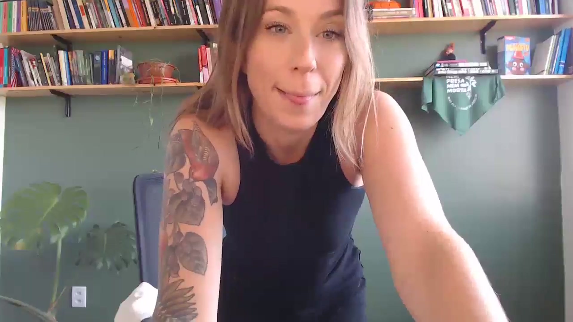 Gallery image thumbnail from Demmetria's myfreecams stream on, 04/16/2025, 18:11 image 3 of 20