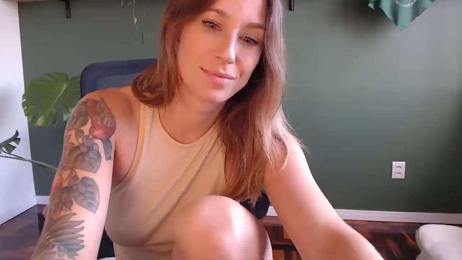 Gallery image thumbnail from Demmetria's myfreecams stream on, 04/16/2025, 20:24 image 17 of 20