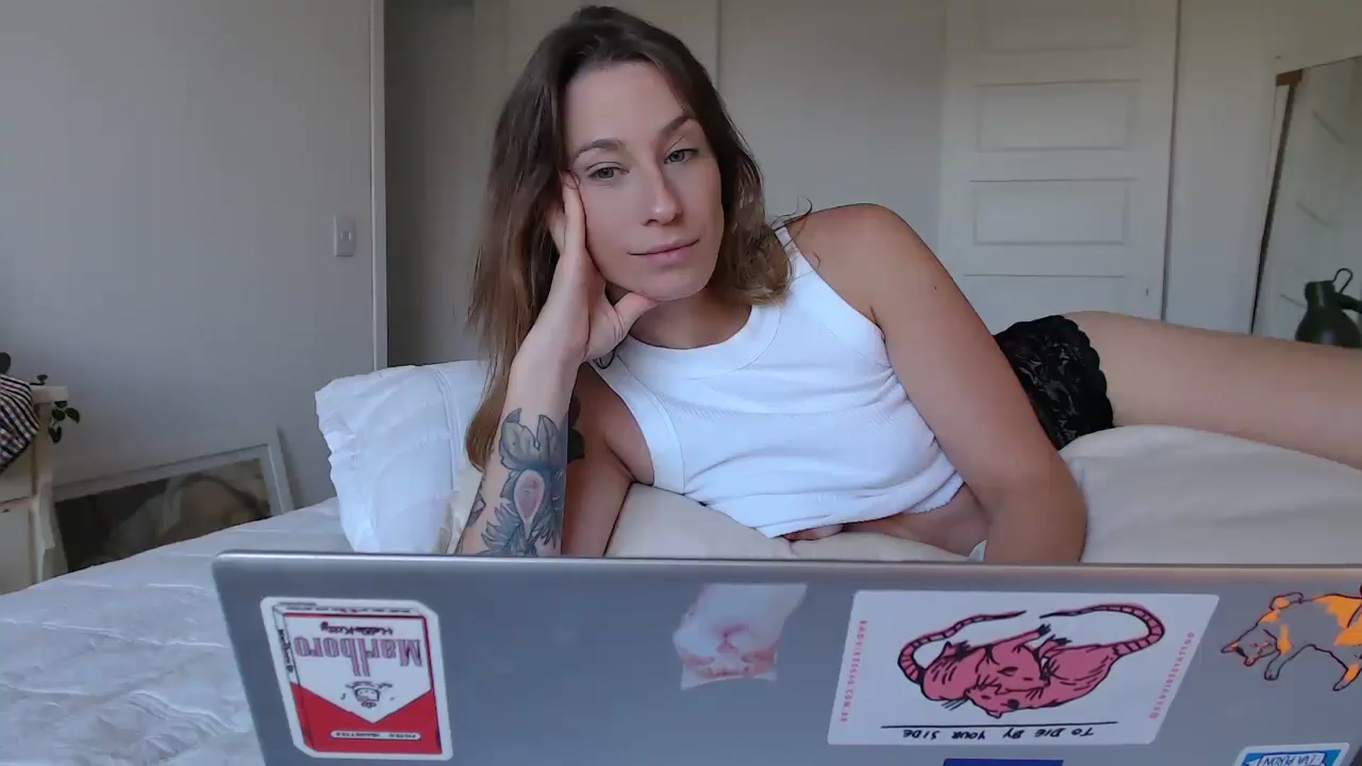 Gallery image thumbnail from Demmetria's myfreecams stream on, 04/17/2025, 18:22 image 10 of 20