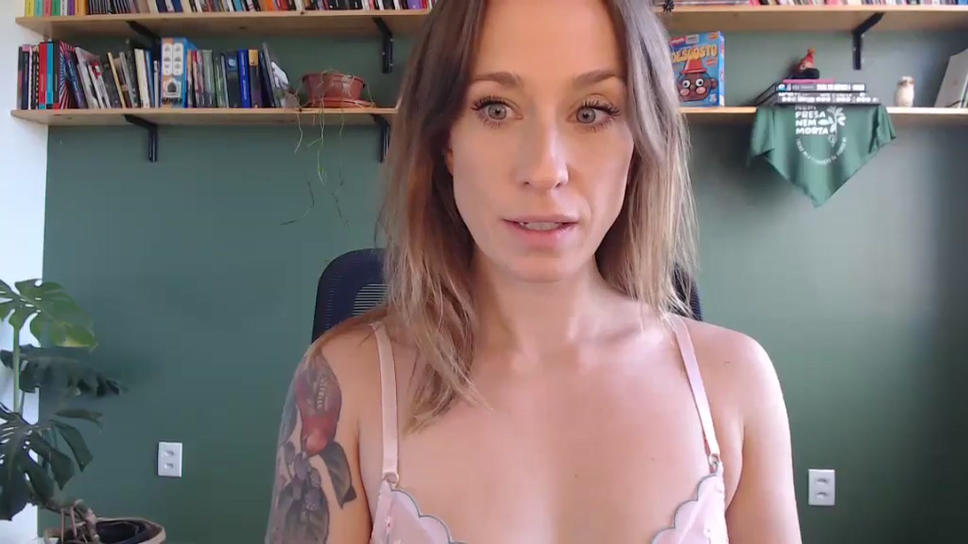 Gallery image thumbnail from Demmetria's myfreecams stream on, 04/29/2025, 17:39 image 19 of 20