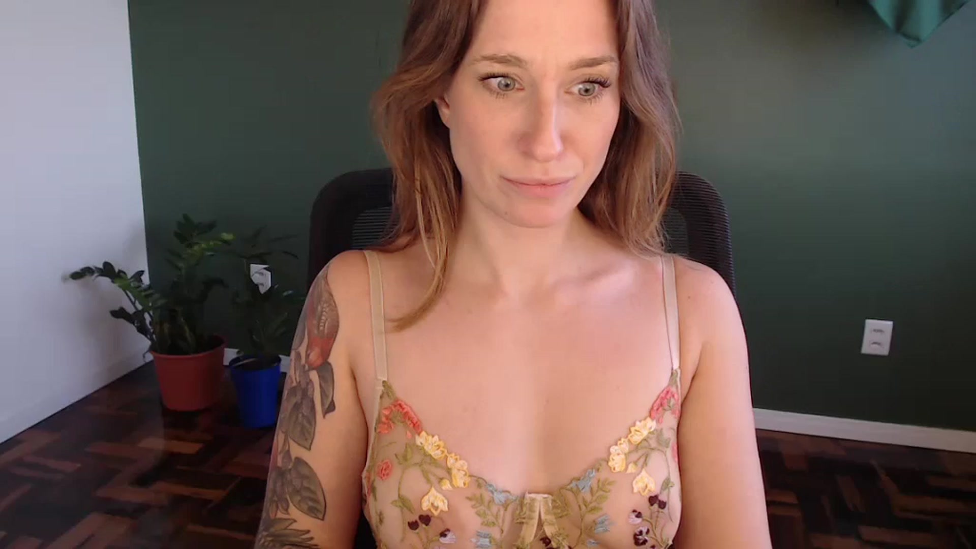 Gallery image thumbnail from Demmetria's myfreecams stream on, 06/17/2025, 20:45 image 13 of 20