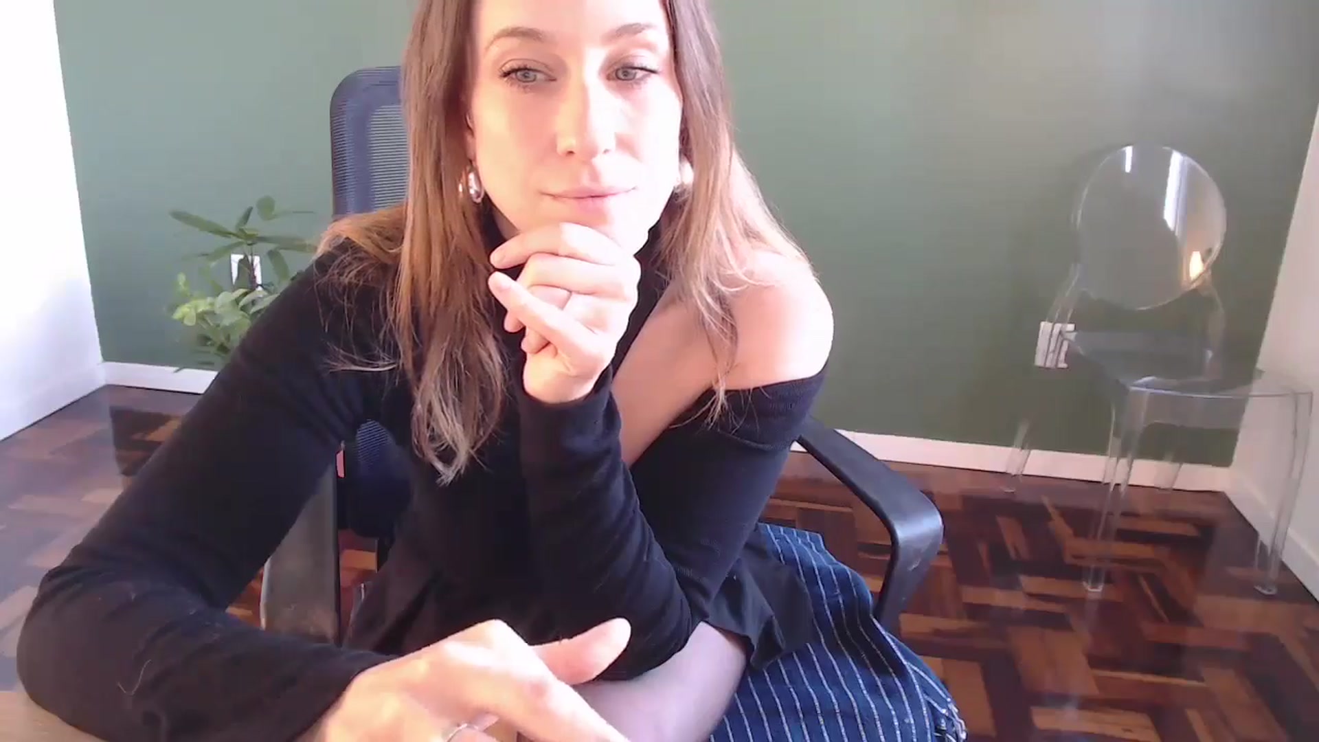Gallery image thumbnail from Demmetria's myfreecams stream on, 07/01/2025, 18:39 image 2 of 20