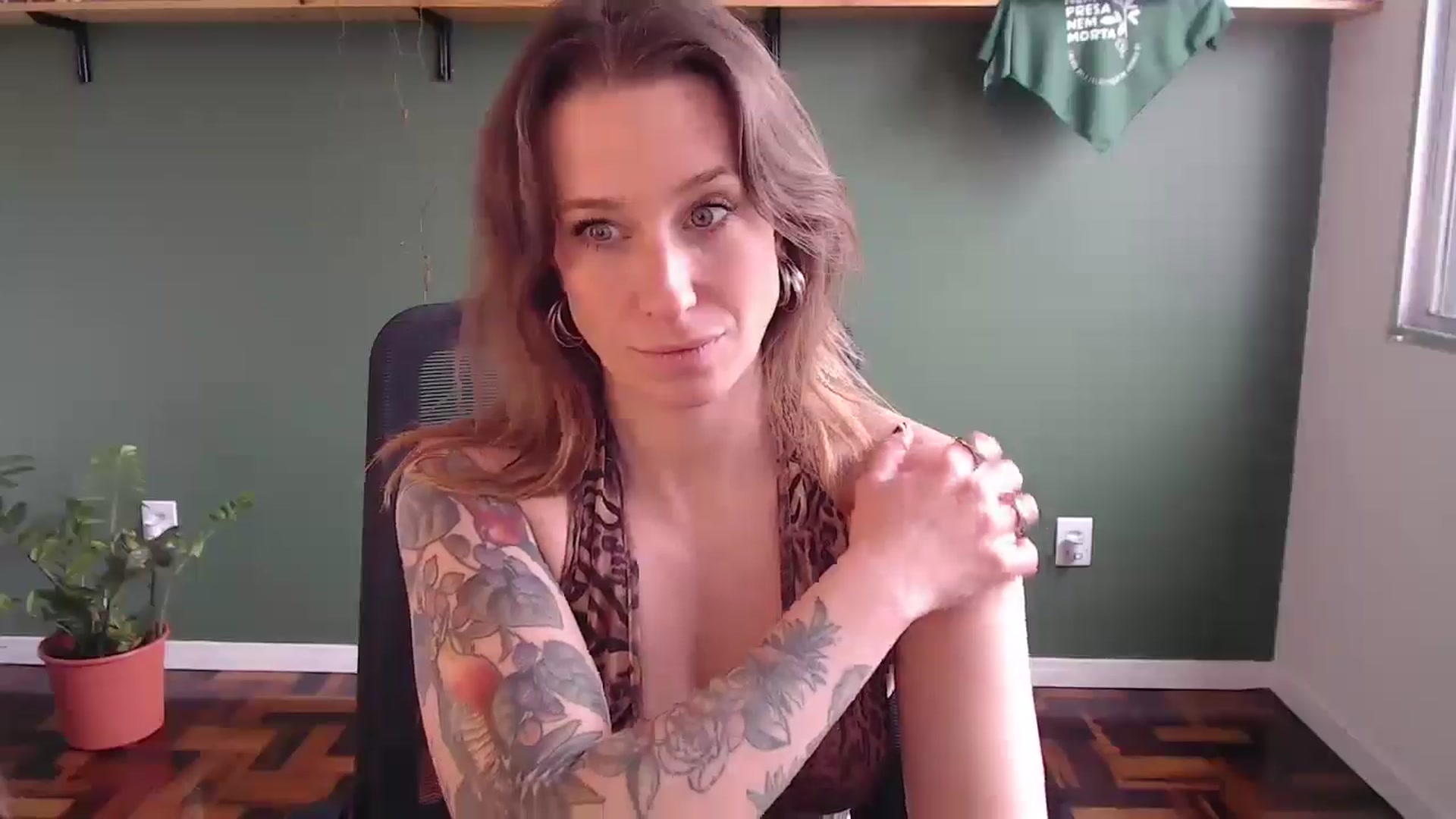 Gallery image thumbnail from Demmetria's myfreecams stream on, 07/26/2025, 17:37 image 16 of 20