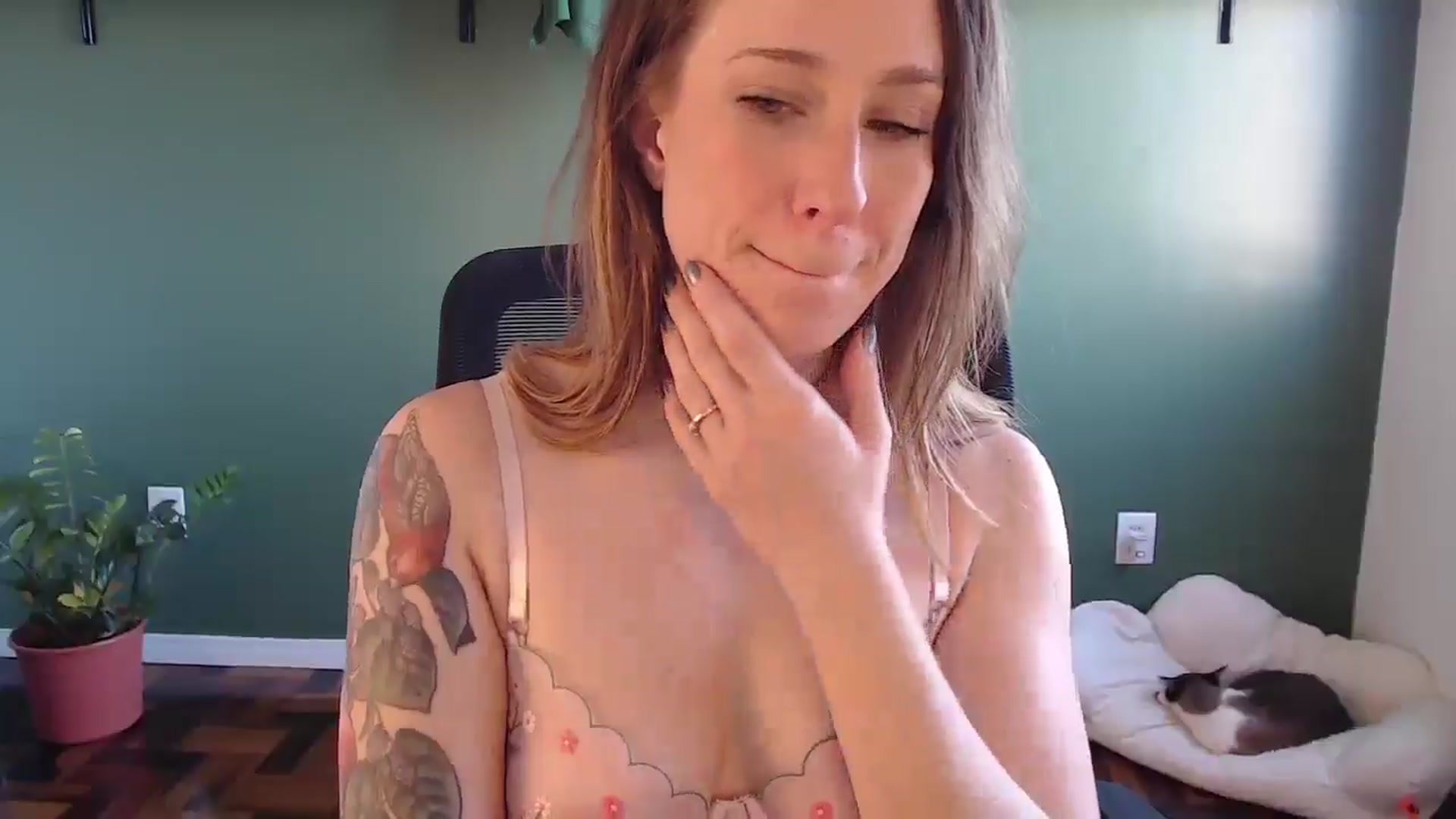 Gallery image thumbnail from Demmetria's myfreecams stream on, 08/13/2025, 15:07 image 8 of 20