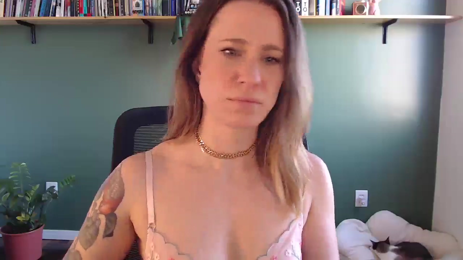 Gallery image thumbnail from Demmetria's myfreecams stream on, 08/13/2025, 15:07 image 7 of 20