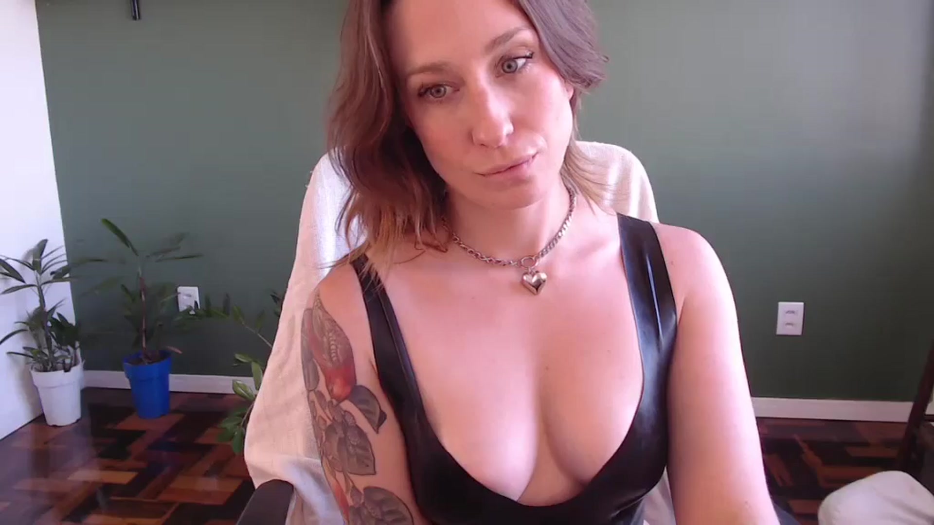 Gallery image thumbnail from Demmetria's myfreecams stream on, 10/21/2025, 18:15 image 10 of 20