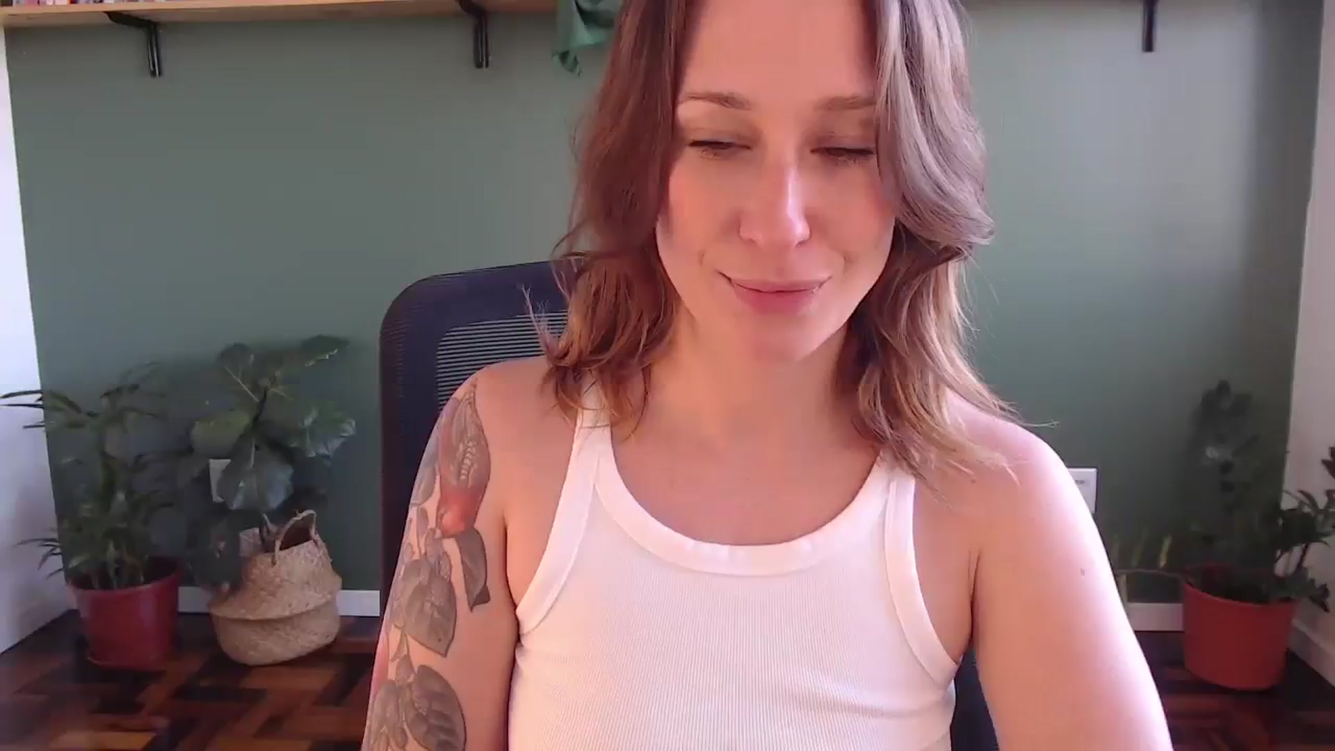 Gallery image thumbnail from Demmetria's myfreecams stream on, 11/04/2025, 18:43 image 15 of 20
