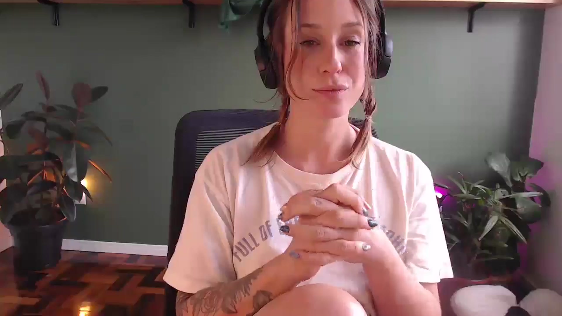 Gallery image thumbnail from Demmetria's myfreecams stream on, 11/17/2025, 22:12 image 10 of 20