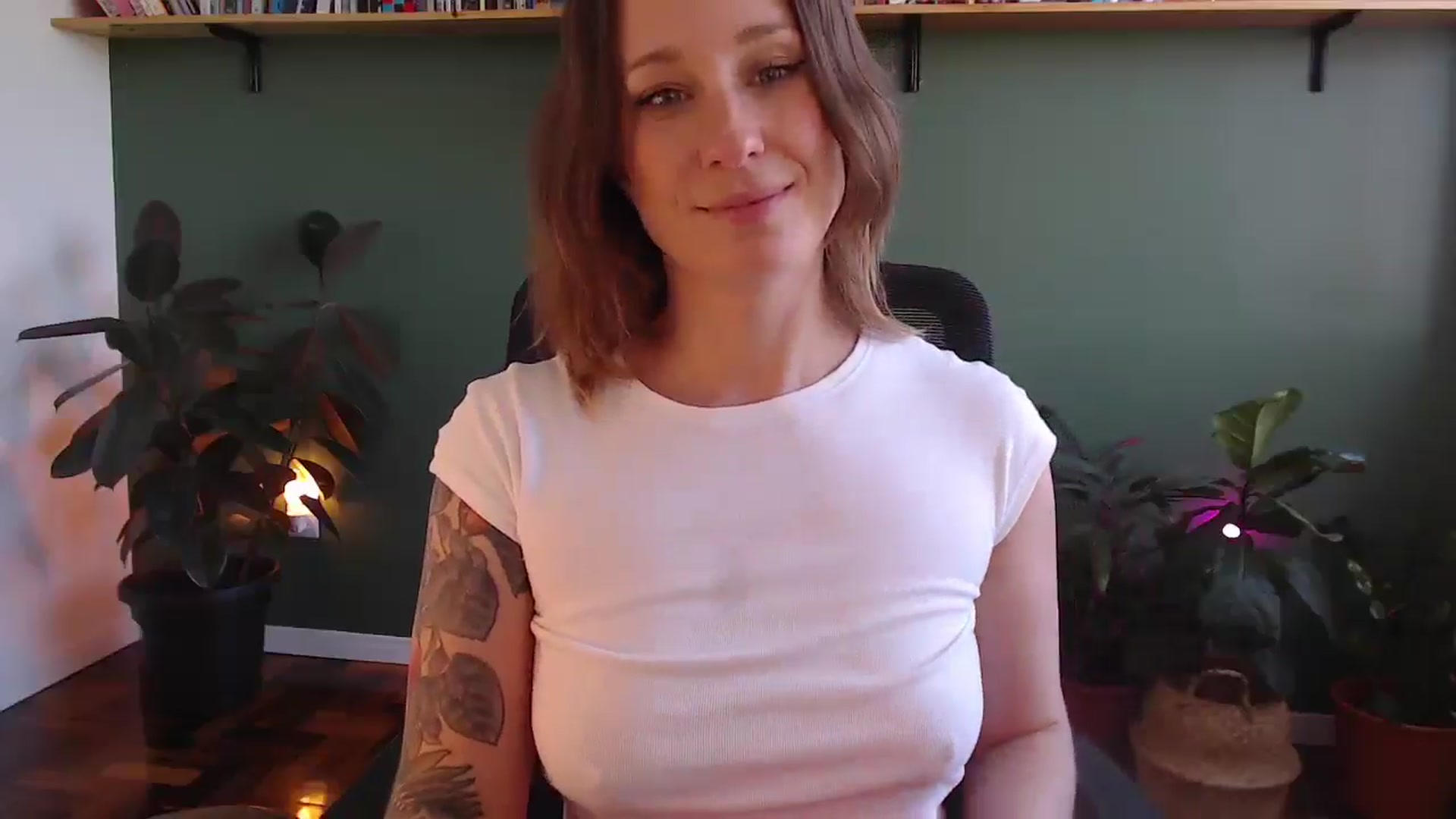 Gallery image thumbnail from Demmetria's myfreecams stream on, 12/03/2025, 18:19 image 3 of 20