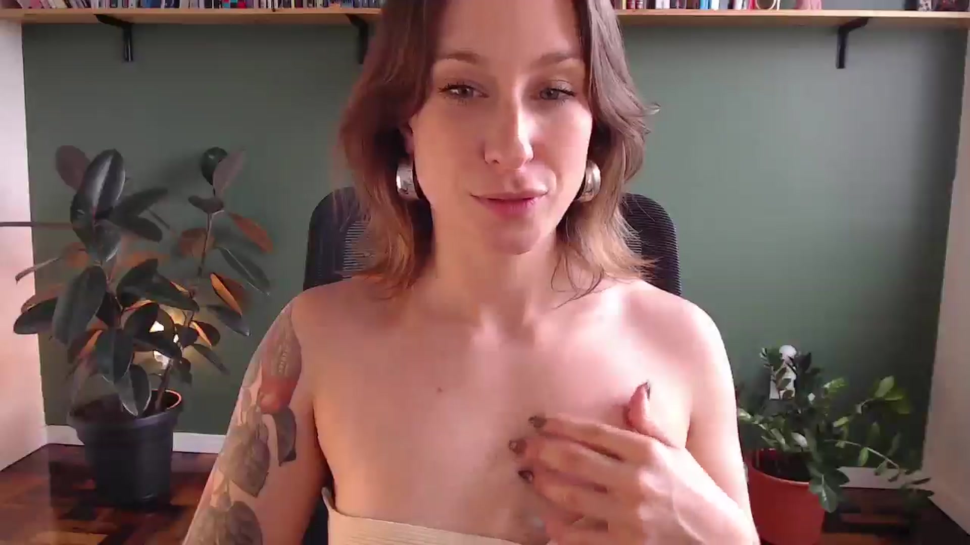 Gallery image thumbnail from Demmetria's myfreecams stream on, 12/22/2025, 21:35 image 6 of 20