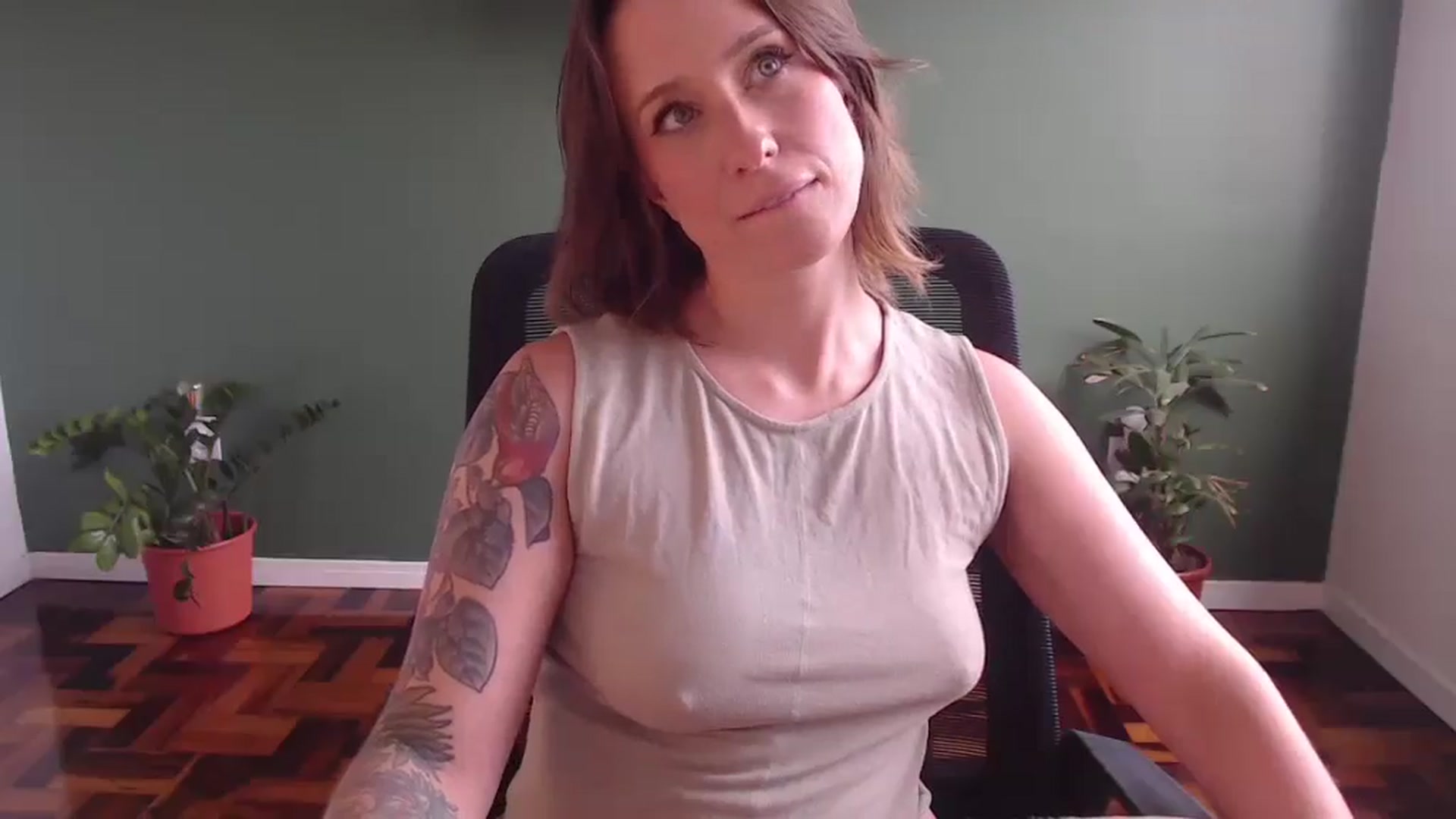 Gallery image thumbnail from Demmetria's myfreecams stream on, 01/12/2026, 17:05 image 10 of 20
