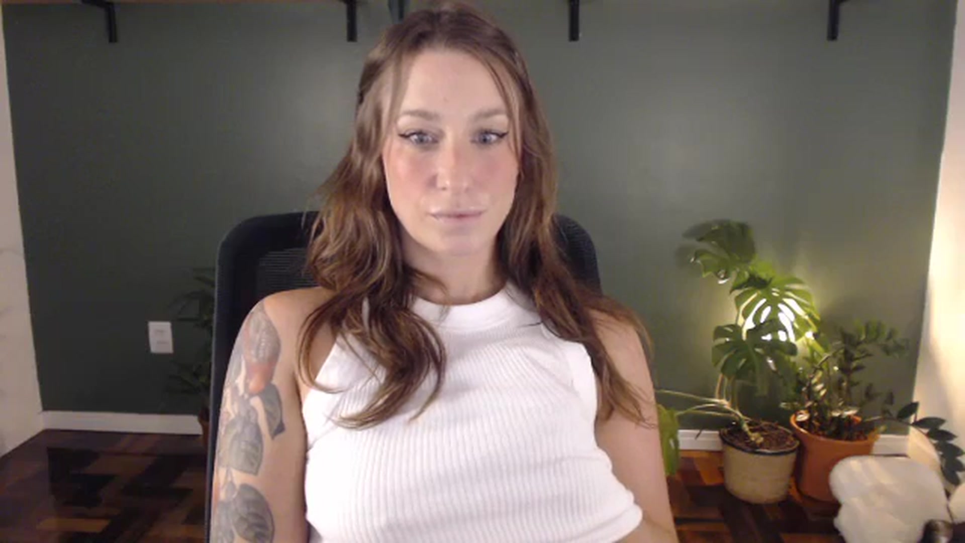 Gallery image thumbnail from Demmetria's myfreecams stream on, 03/23/2026, 19:41 image 3 of 20