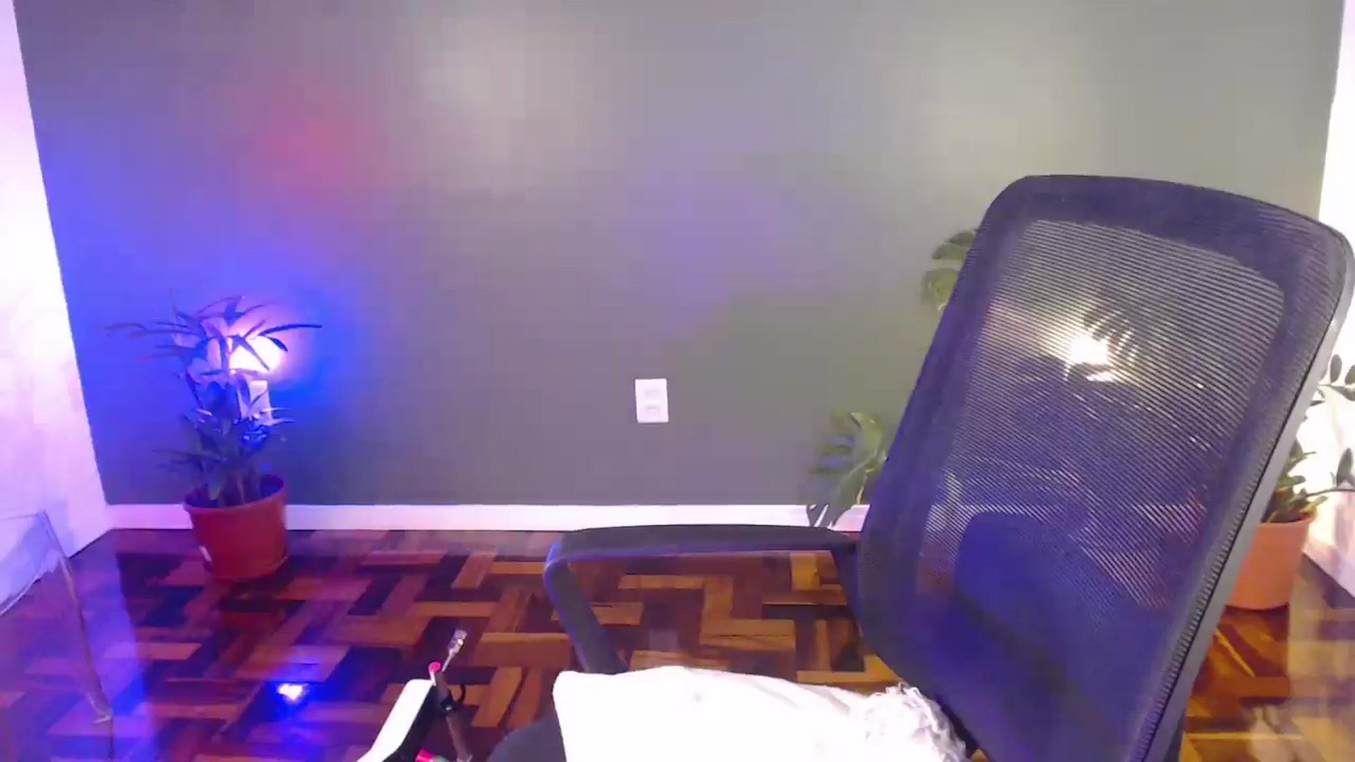 Gallery image thumbnail from Demmetria's myfreecams stream on, 04/07/2026, 19:04 image 10 of 20