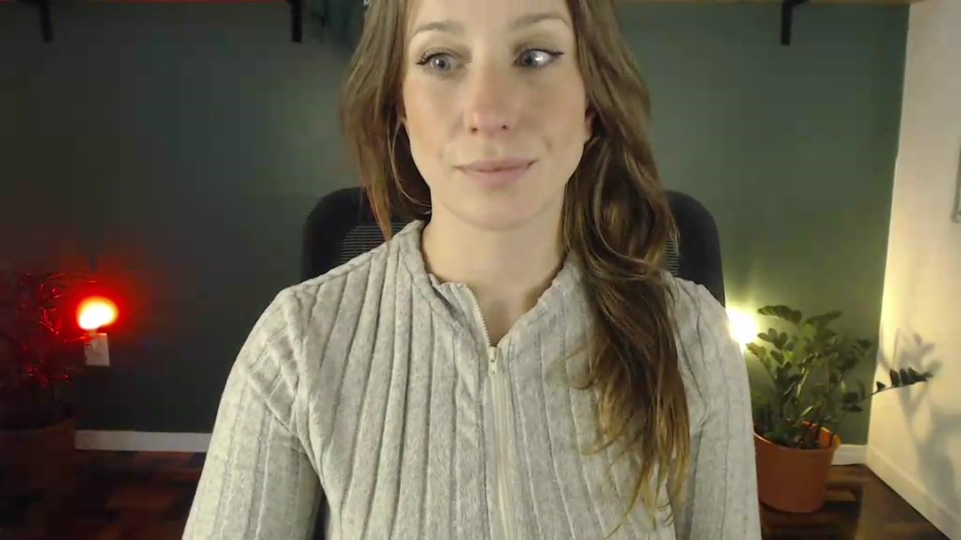Gallery image thumbnail from Demmetria's myfreecams stream on, 05/19/2026, 18:37 image 3 of 20