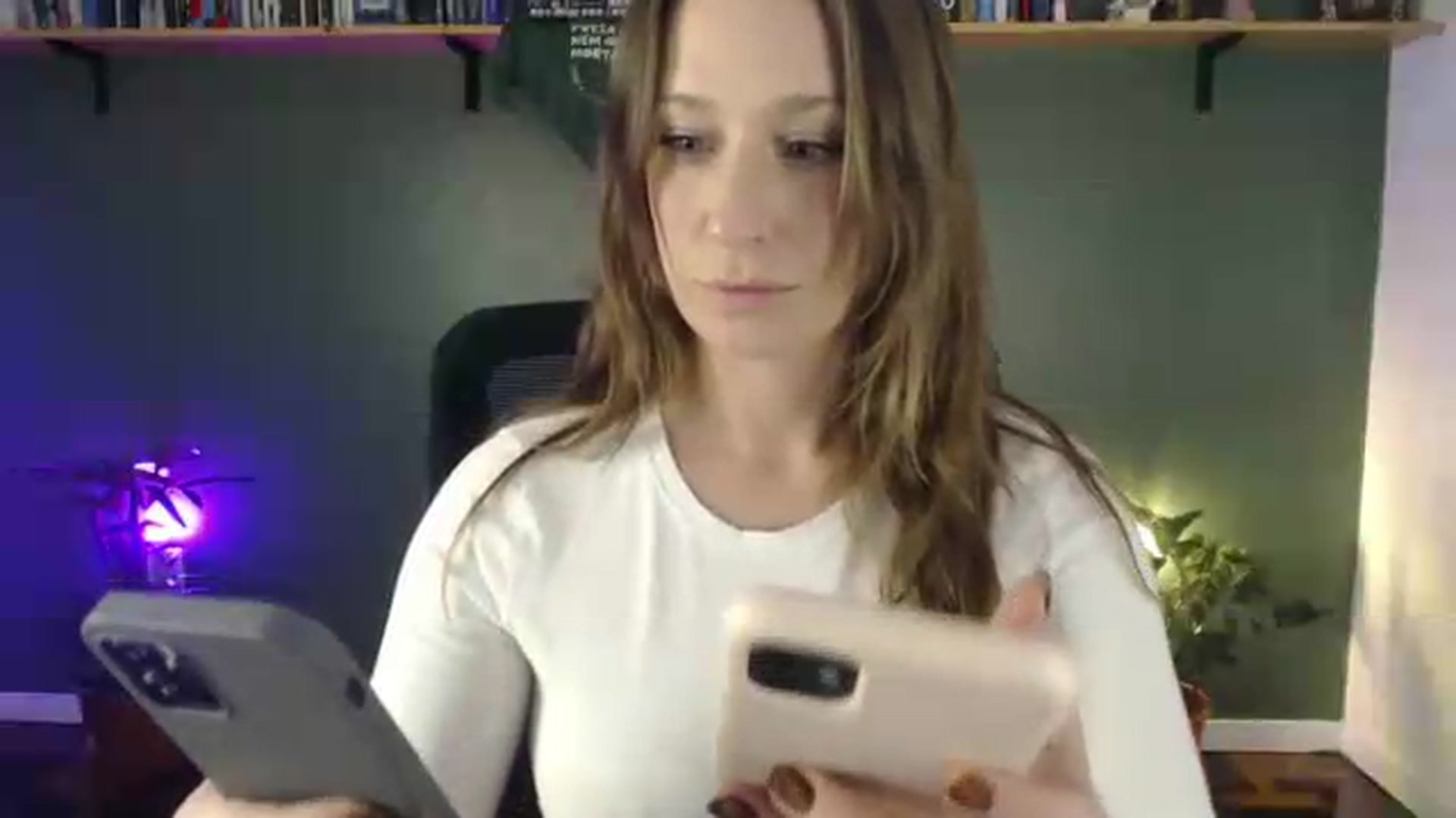 Gallery image thumbnail from Demmetria's myfreecams stream on, 05/20/2026, 19:24 image 3 of 20