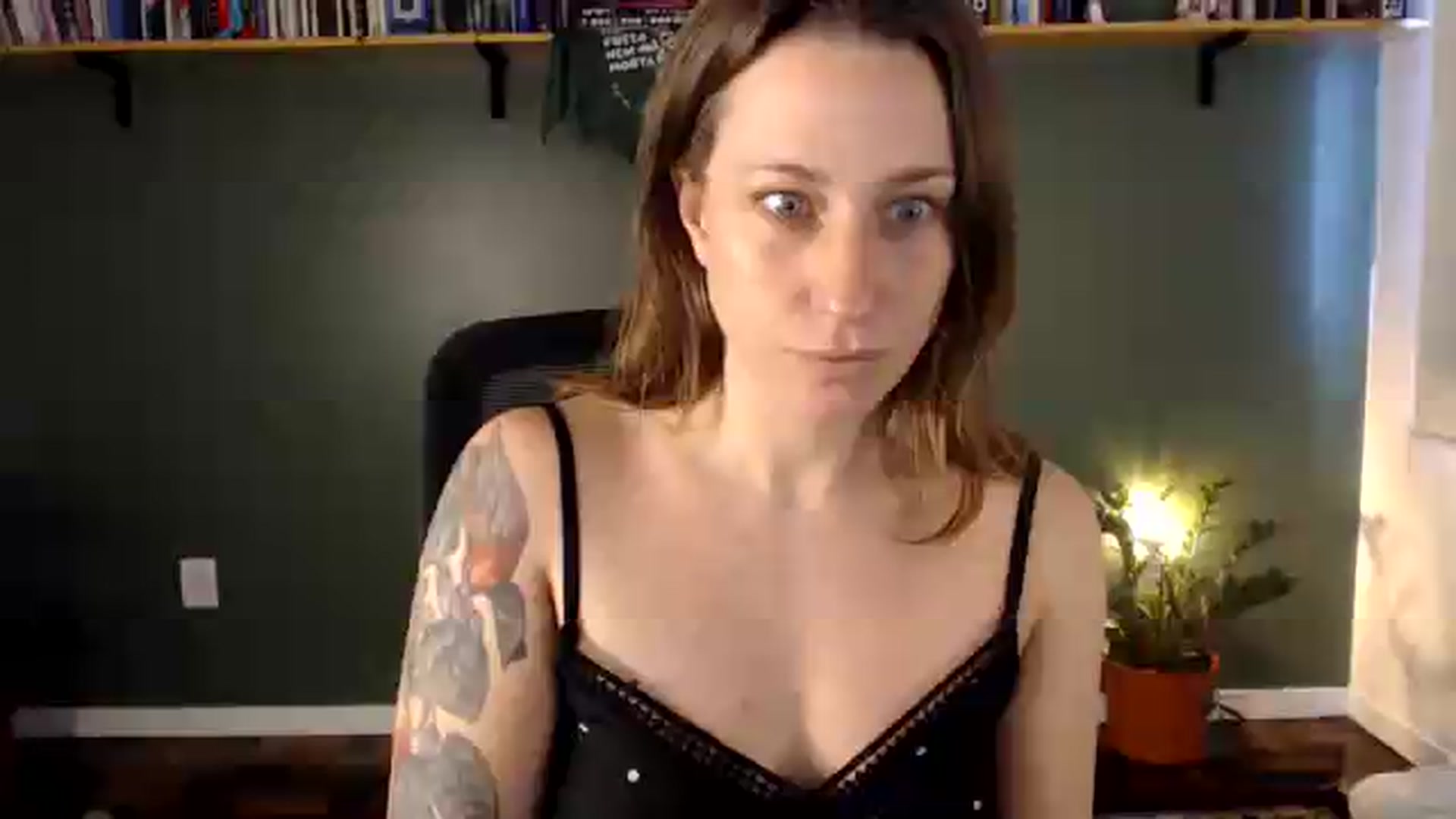 Gallery image thumbnail from Demmetria's myfreecams stream on, 08/17/2026, 18:57 image 1 of 20