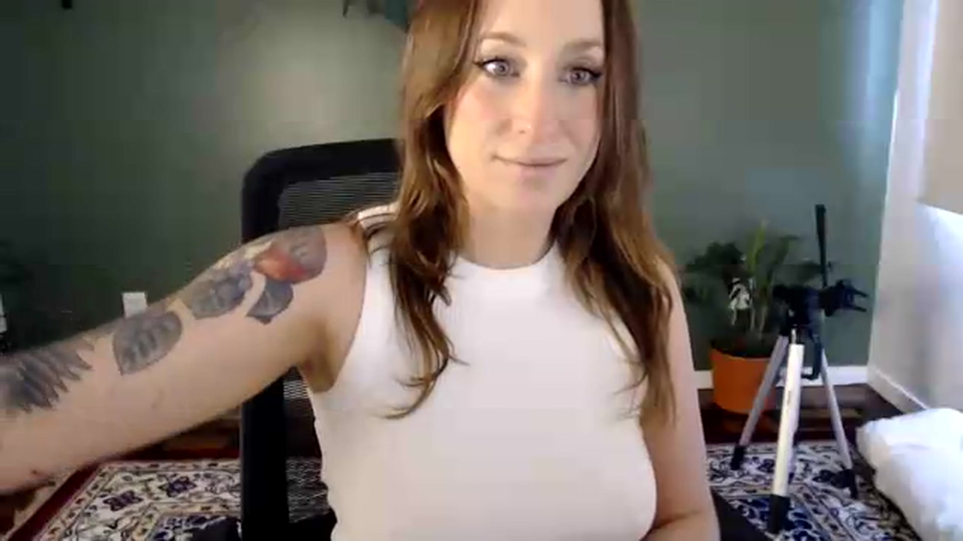 Gallery image thumbnail from Demmetria's myfreecams stream on, 08/20/2026, 18:24 image 6 of 20