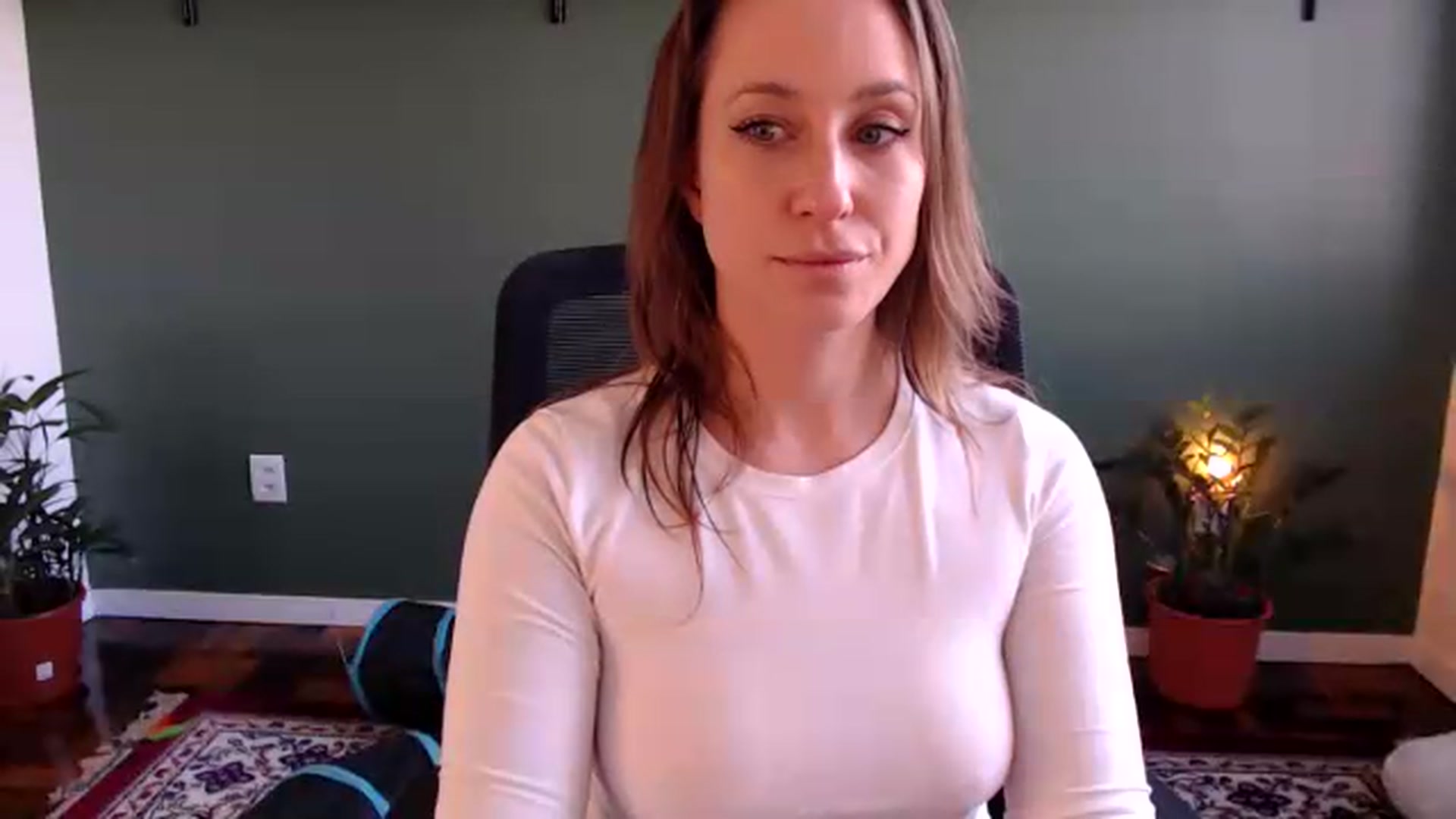 Gallery image thumbnail from Demmetria's myfreecams stream on, 08/21/2026, 17:44 image 16 of 20