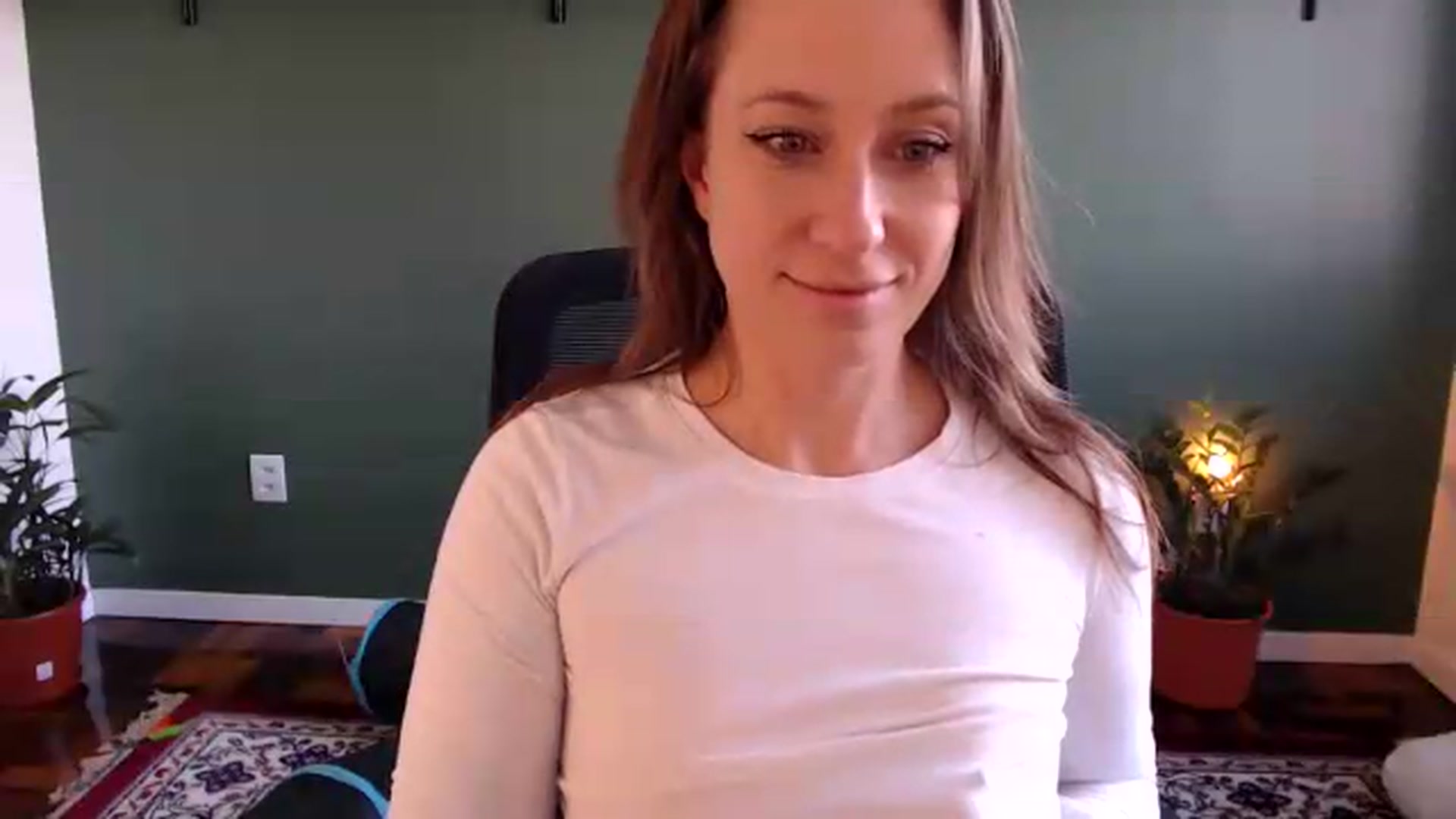 Gallery image thumbnail from Demmetria's myfreecams stream on, 08/21/2026, 17:44 image 12 of 20