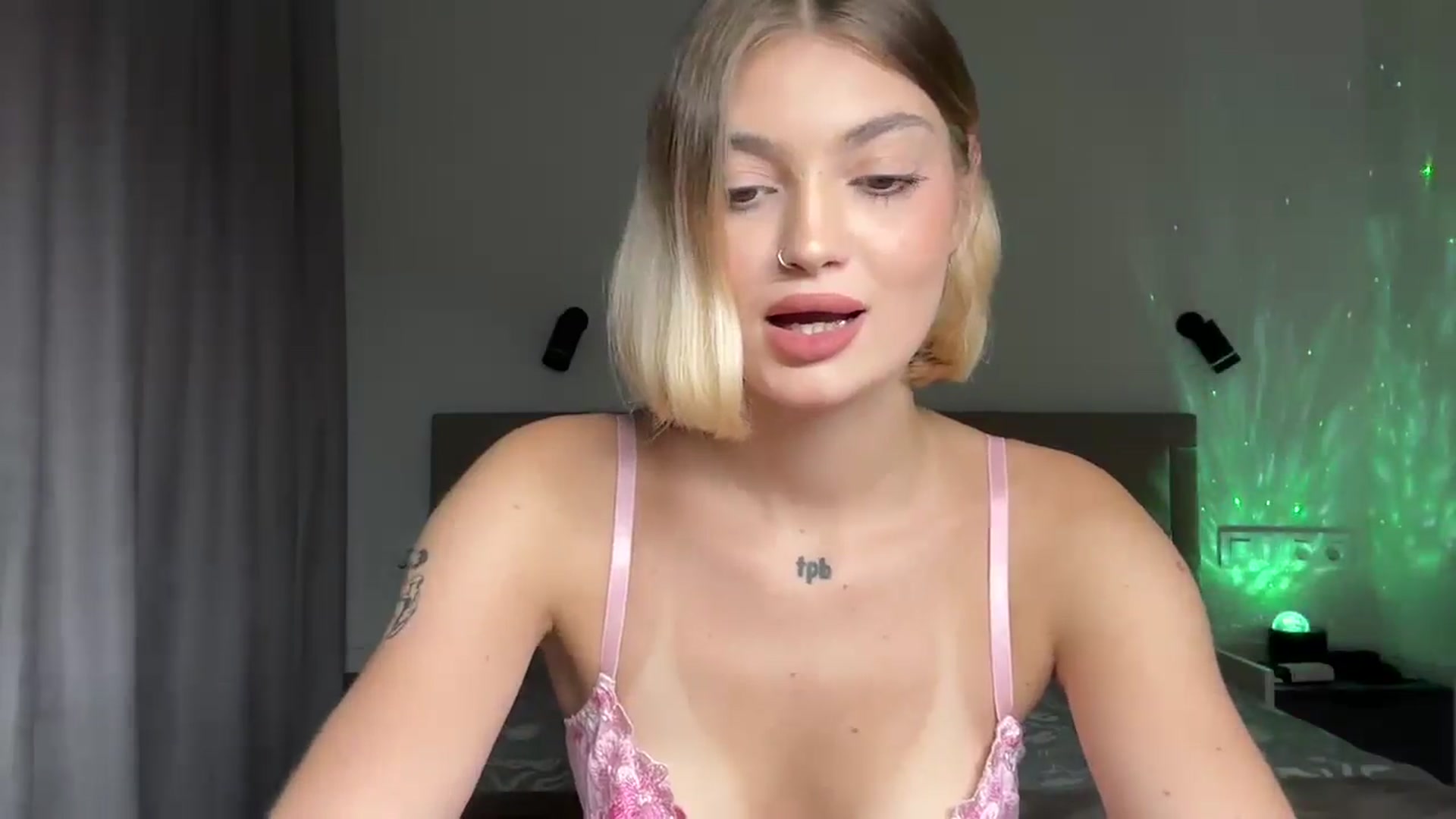 Gallery image thumbnail from DemonsKiss's myfreecams stream on, 08/16/2025, 17:04 image 2 of 20