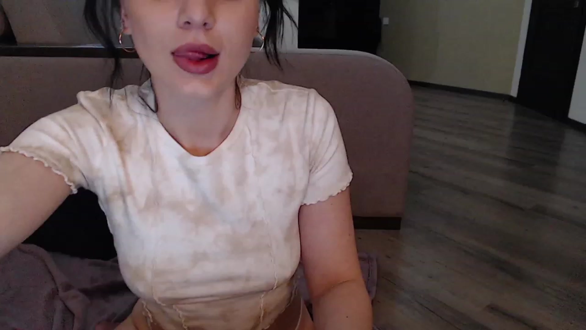 Gallery image thumbnail from Denisa__'s myfreecams stream on, 04/02/2023, 21:11 image 4 of 20