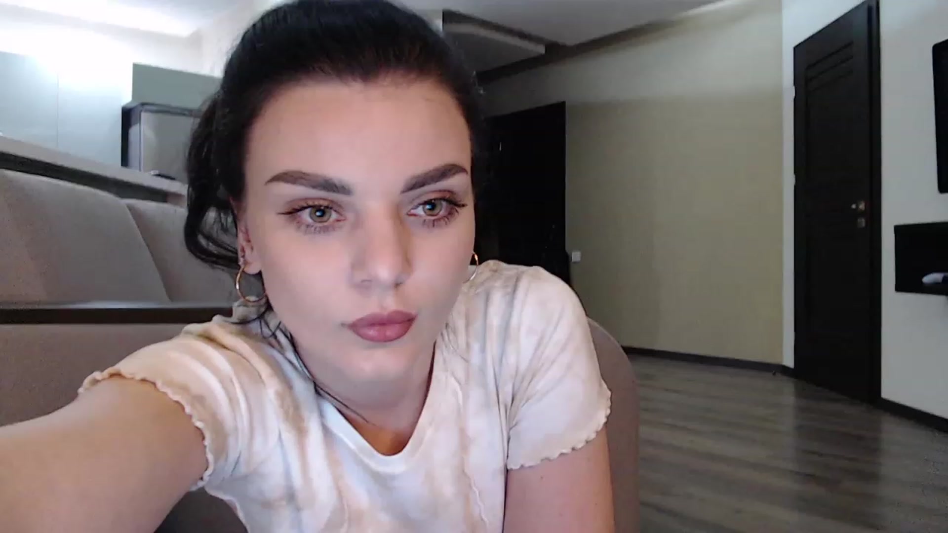 Gallery image thumbnail from Denisa__'s myfreecams stream on, 04/02/2023, 21:11 image 10 of 20