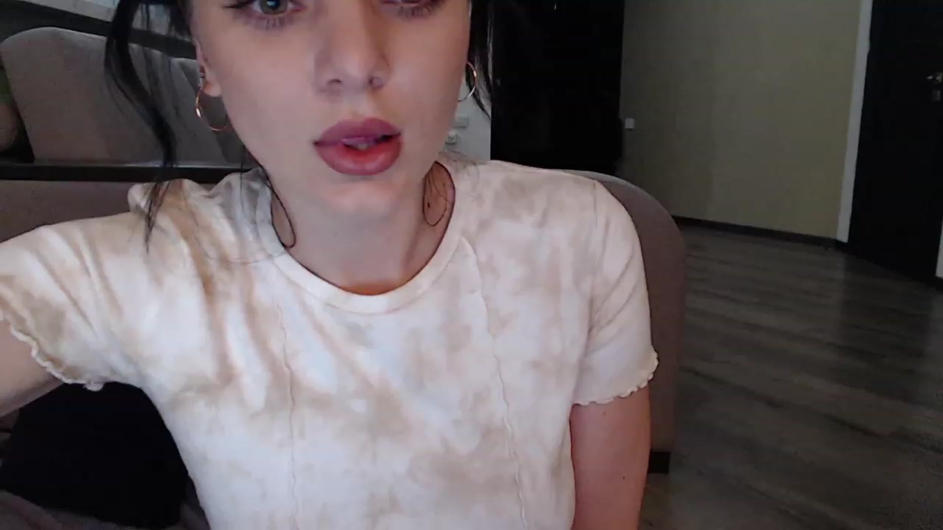 Gallery image thumbnail from Denisa__'s myfreecams stream on, 04/02/2023, 21:11 image 7 of 20